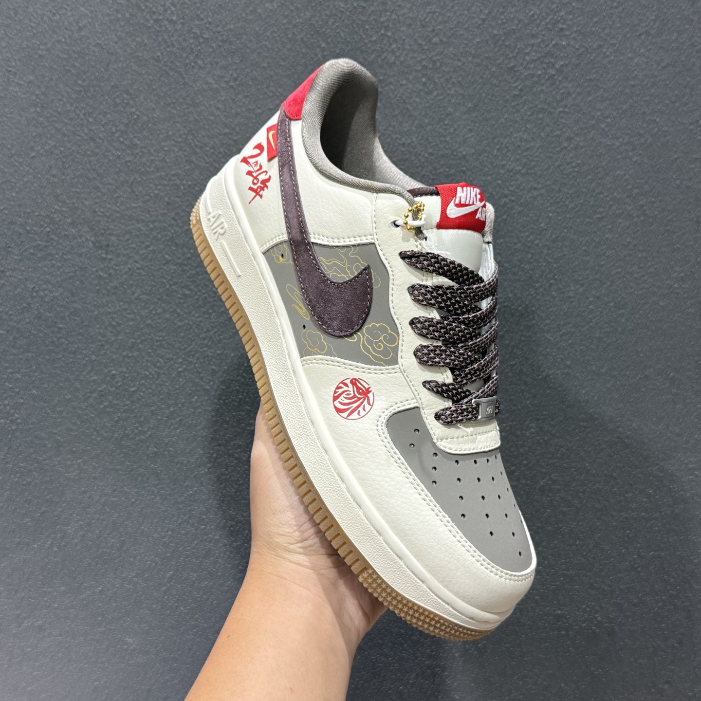 260 Nike Air Force 1'07 Low 马年限定 空军一号低帮休闲板鞋 QW5288-137-Chinese UA Cheap High Quatity Brand Clothes Bags handbags Sneakers wholesale wholesaler seller from China Factory suppliers Fashion Clothing Shoes best Quality Beautiful Price 260 Nike Air Force 1'07 Low 马年限定 空军一号低帮休闲板鞋 QW5288-137