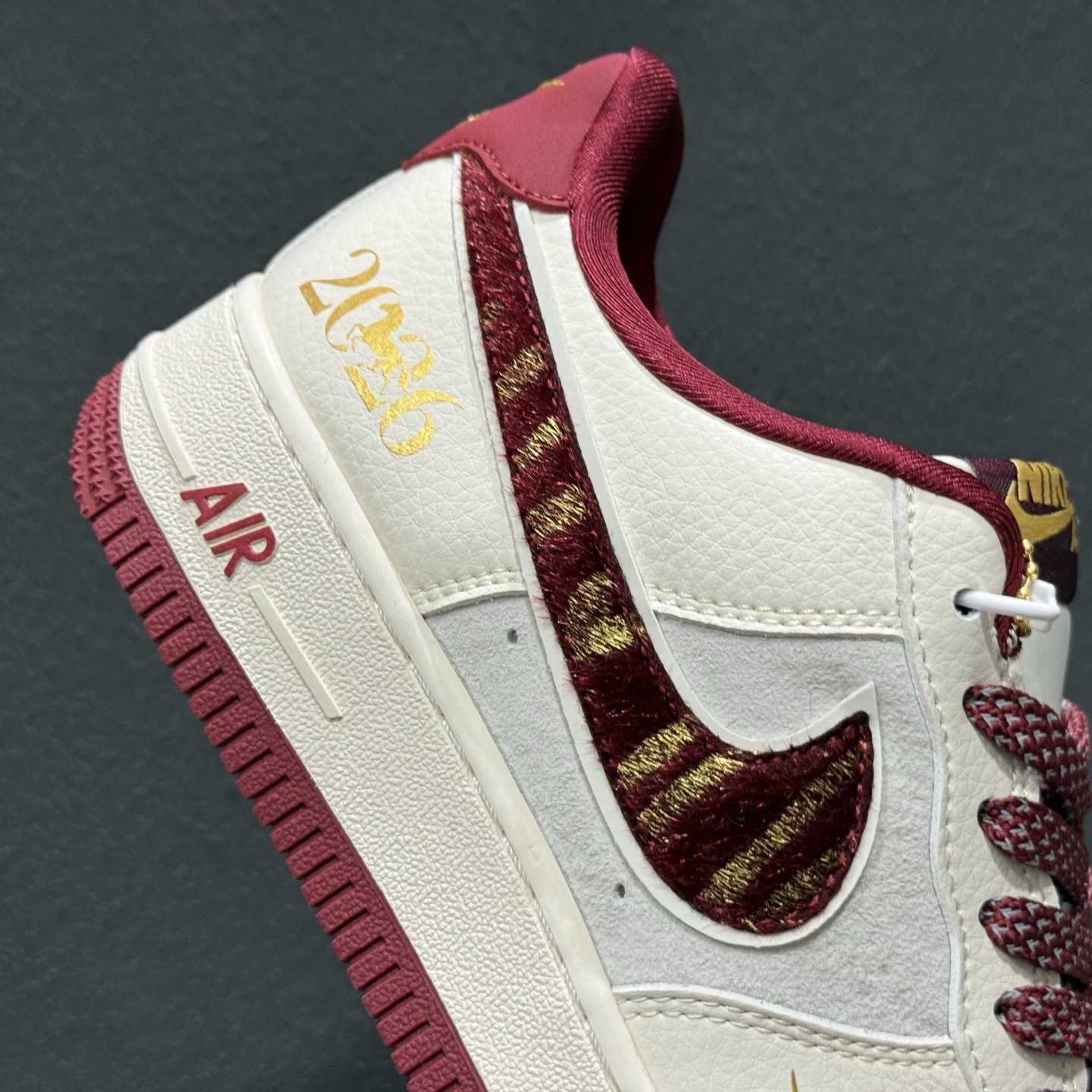 260 Nike Air Force 1 Low x Hermès 联名定制款 以 Nike Air Force 1 Low 经典鞋型为基底 XT6998-101-Chinese UA Cheap High Quatity Brand Clothes Bags handbags Sneakers wholesale wholesaler seller from China Factory suppliers Fashion Clothing Shoes best Quality Beautiful Price 260 Nike Air Force 1 Low x Hermès 联名定制款 以 Nike Air Force 1 Low 经典鞋型为基底 XT6998-101