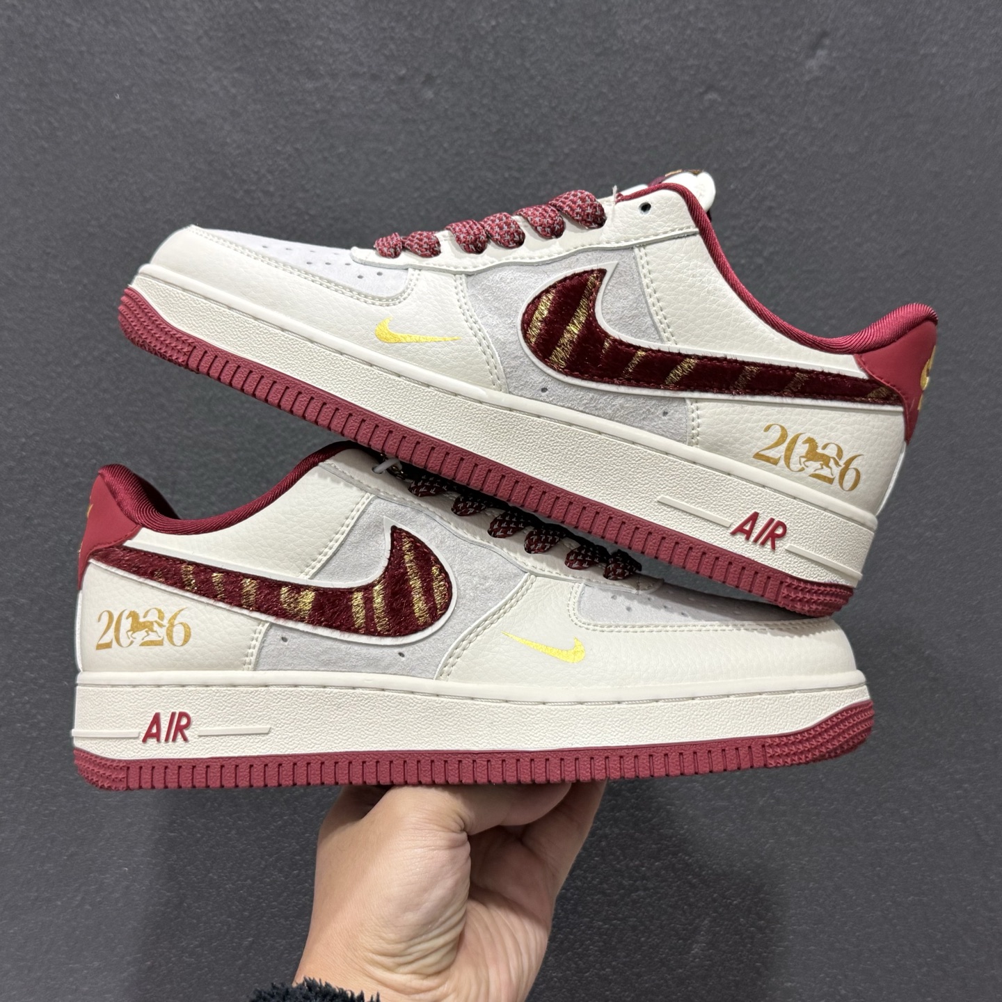 260 Nike Air Force 1 Low x Hermès 联名定制款 以 Nike Air Force 1 Low 经典鞋型为基底 XT6998-101-Chinese UA Cheap High Quatity Brand Clothes Bags handbags Sneakers wholesale wholesaler seller from China Factory suppliers Fashion Clothing Shoes best Quality Beautiful Price 260 Nike Air Force 1 Low x Hermès 联名定制款 以 Nike Air Force 1 Low 经典鞋型为基底 XT6998-101