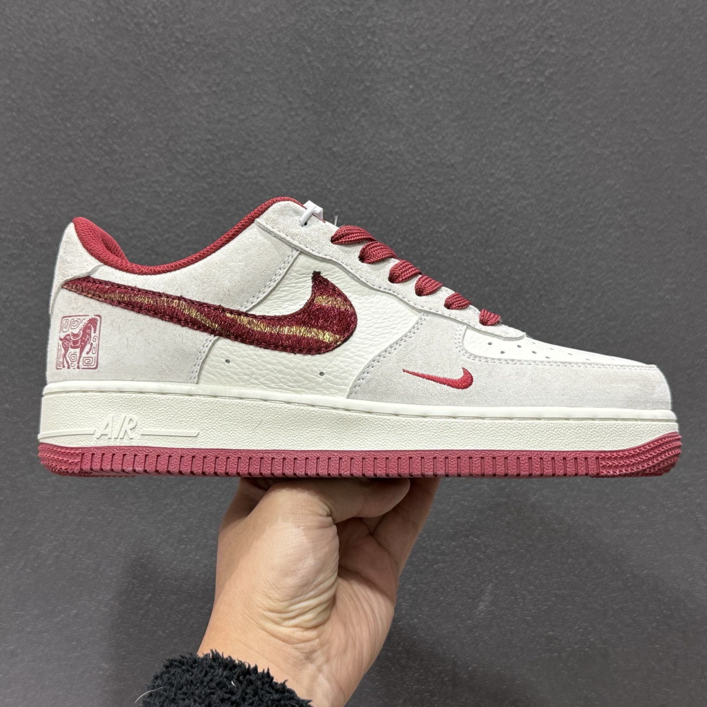 260 Nike Air Force 1'07 Low 马年限定 空军一号低帮休闲板鞋 XA2001 905 331-Chinese UA Cheap High Quatity Brand Clothes Bags handbags Sneakers wholesale wholesaler seller from China Factory suppliers Fashion Clothing Shoes best Quality Beautiful Price 260 Nike Air Force 1'07 Low 马年限定 空军一号低帮休闲板鞋 XA2001 905 331
