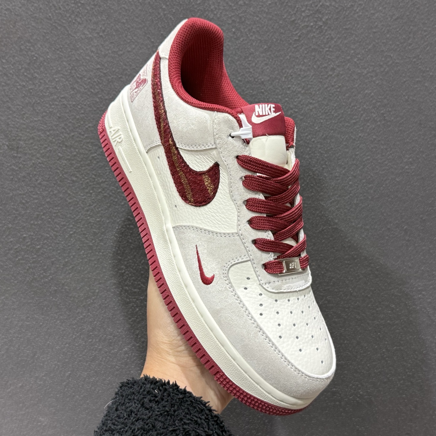 260 Nike Air Force 1'07 Low 马年限定 空军一号低帮休闲板鞋 XA2001 905 331-Chinese UA Cheap High Quatity Brand Clothes Bags handbags Sneakers wholesale wholesaler seller from China Factory suppliers Fashion Clothing Shoes best Quality Beautiful Price 260 Nike Air Force 1'07 Low 马年限定 空军一号低帮休闲板鞋 XA2001 905 331