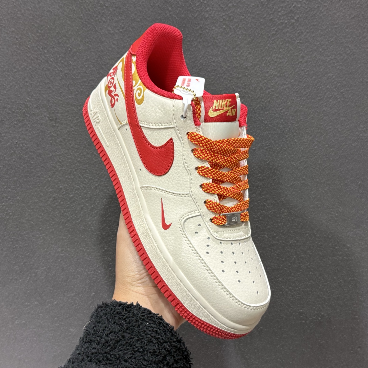 260 Nike Air Force 1'07 Low 马年限定 米白酒红 空军一号低帮休闲板鞋 QW5288-125-Chinese UA Cheap High Quatity Brand Clothes Bags handbags Sneakers wholesale wholesaler seller from China Factory suppliers Fashion Clothing Shoes best Quality Beautiful Price 260 Nike Air Force 1'07 Low 马年限定 米白酒红 空军一号低帮休闲板鞋 QW5288-125
