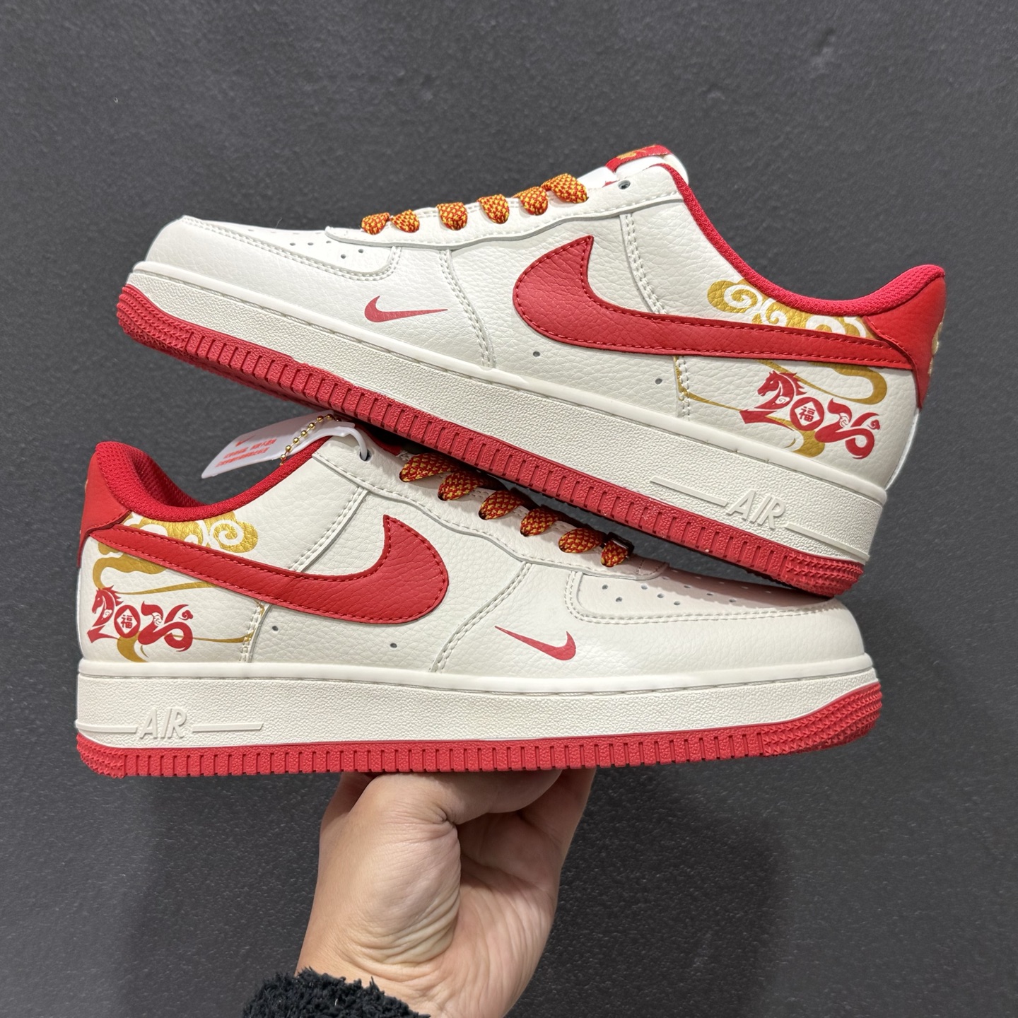 260 Nike Air Force 1'07 Low 马年限定 米白酒红 空军一号低帮休闲板鞋 QW5288-125-Chinese UA Cheap High Quatity Brand Clothes Bags handbags Sneakers wholesale wholesaler seller from China Factory suppliers Fashion Clothing Shoes best Quality Beautiful Price 260 Nike Air Force 1'07 Low 马年限定 米白酒红 空军一号低帮休闲板鞋 QW5288-125