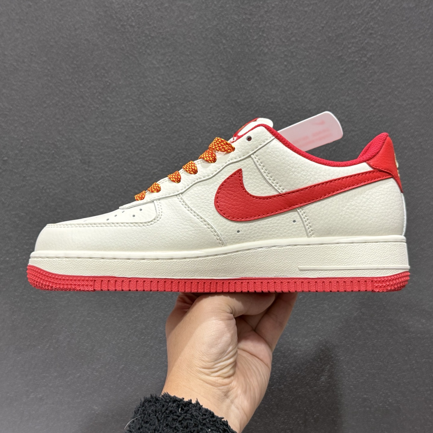 260 Nike Air Force 1'07 Low 马年限定 米白酒红 空军一号低帮休闲板鞋 QW5288-125-Chinese UA Cheap High Quatity Brand Clothes Bags handbags Sneakers wholesale wholesaler seller from China Factory suppliers Fashion Clothing Shoes best Quality Beautiful Price 260 Nike Air Force 1'07 Low 马年限定 米白酒红 空军一号低帮休闲板鞋 QW5288-125