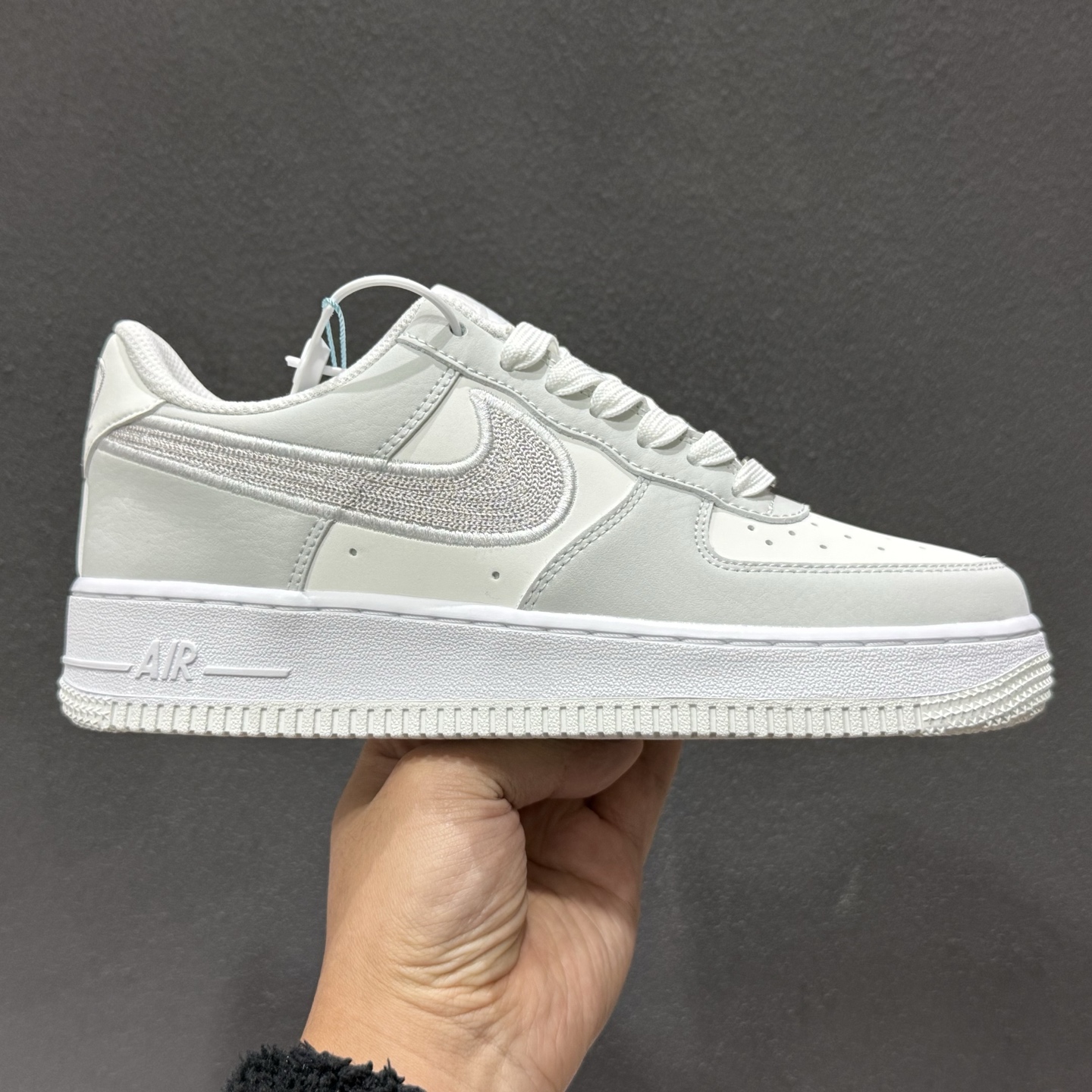 220 WMNS AIR FORCE 1 'O7 LV8 空军一号低帮休闲板鞋 IB6842-100