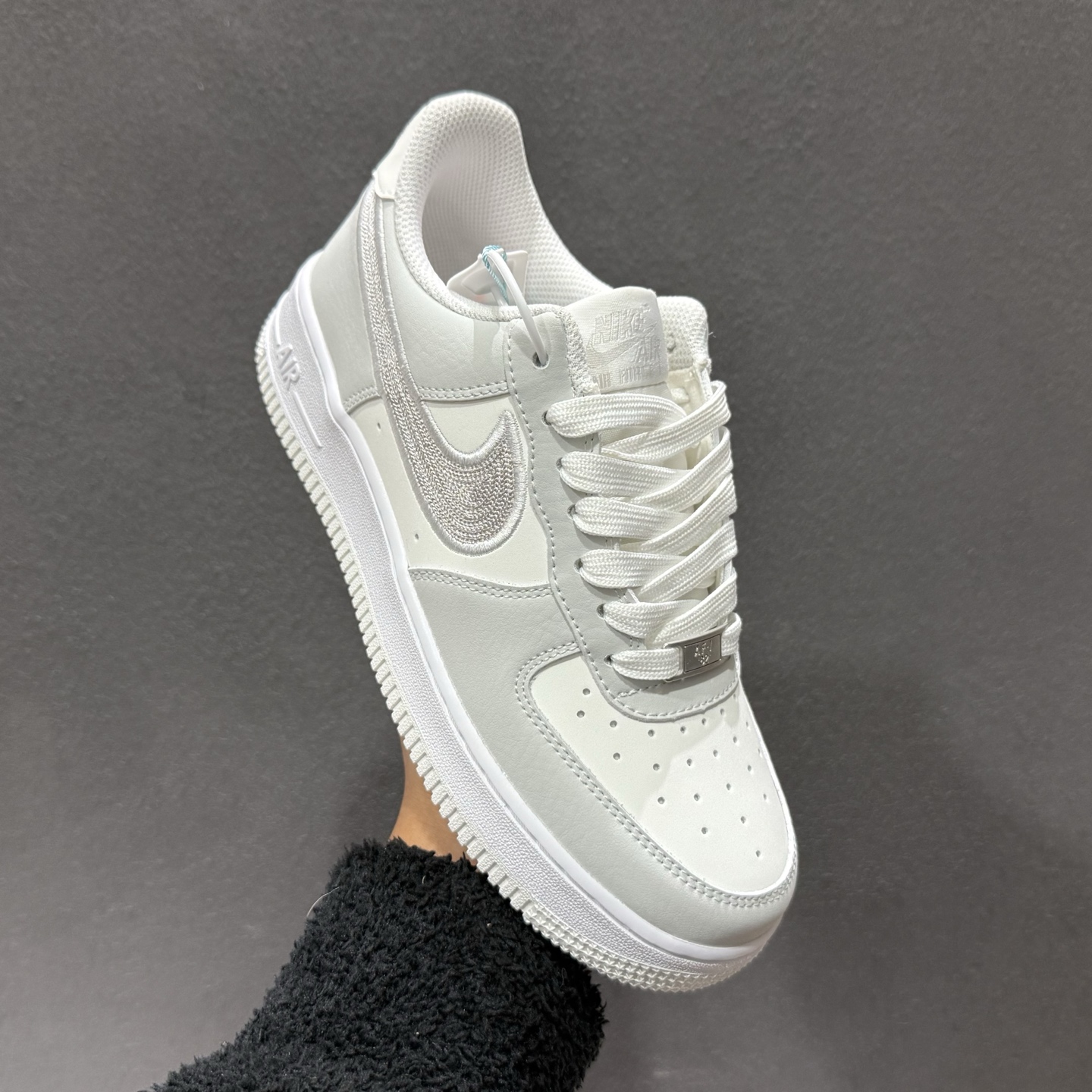 220 WMNS AIR FORCE 1 'O7 LV8 空军一号低帮休闲板鞋 IB6842-100