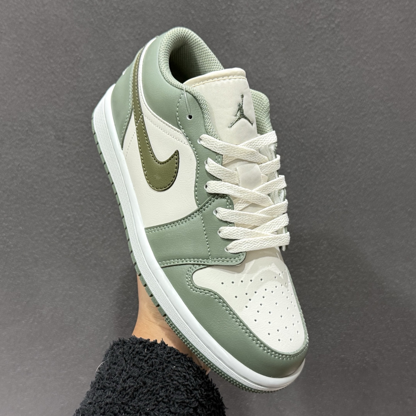 220 Jordan Air Jordan 1 low 舒适贴合 经典百搭 低帮 复古篮球鞋 男款 绿白 553558-300-Chinese UA Cheap High Quatity Brand Clothes Bags handbags Sneakers wholesale wholesaler seller from China Factory suppliers Fashion Clothing Shoes best Quality Beautiful Price 220 Jordan Air Jordan 1 low 舒适贴合 经典百搭 低帮 复古篮球鞋 男款 绿白 553558-300