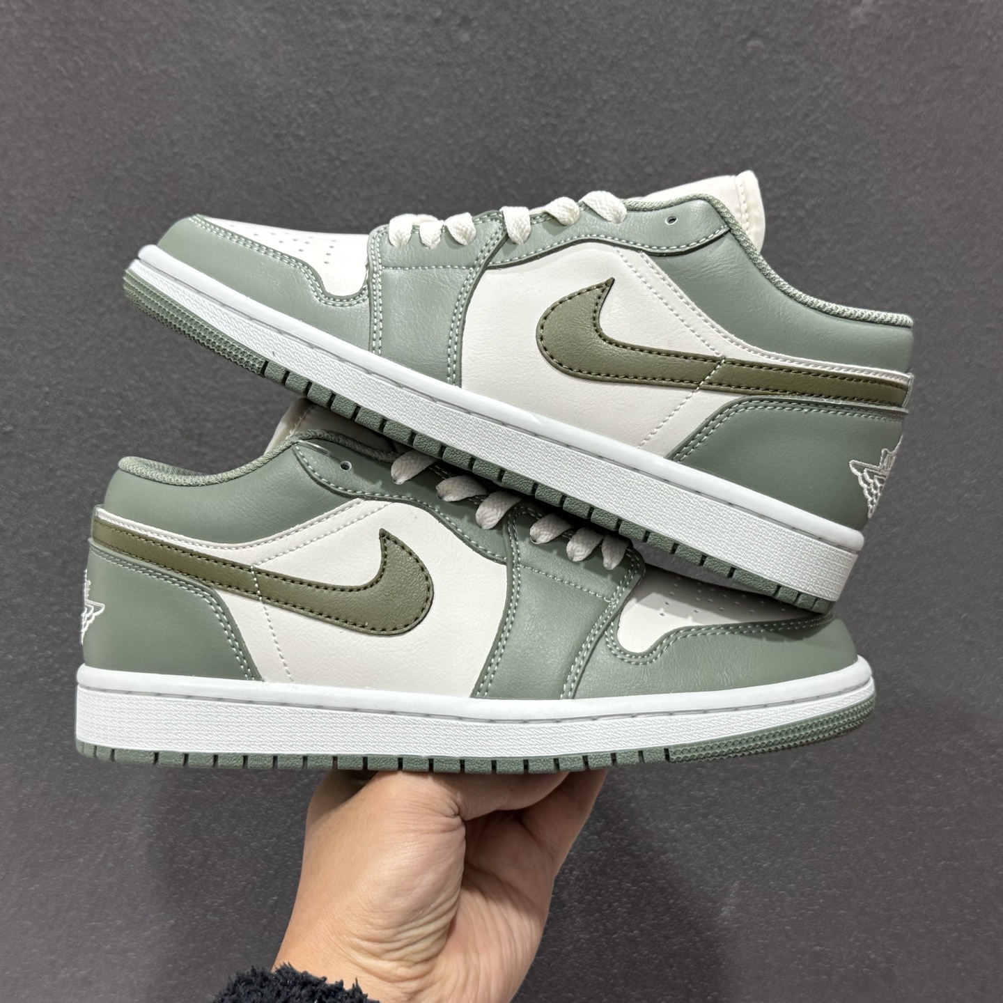 220 Jordan Air Jordan 1 low 舒适贴合 经典百搭 低帮 复古篮球鞋 男款 绿白 553558-300-Chinese UA Cheap High Quatity Brand Clothes Bags handbags Sneakers wholesale wholesaler seller from China Factory suppliers Fashion Clothing Shoes best Quality Beautiful Price 220 Jordan Air Jordan 1 low 舒适贴合 经典百搭 低帮 复古篮球鞋 男款 绿白 553558-300