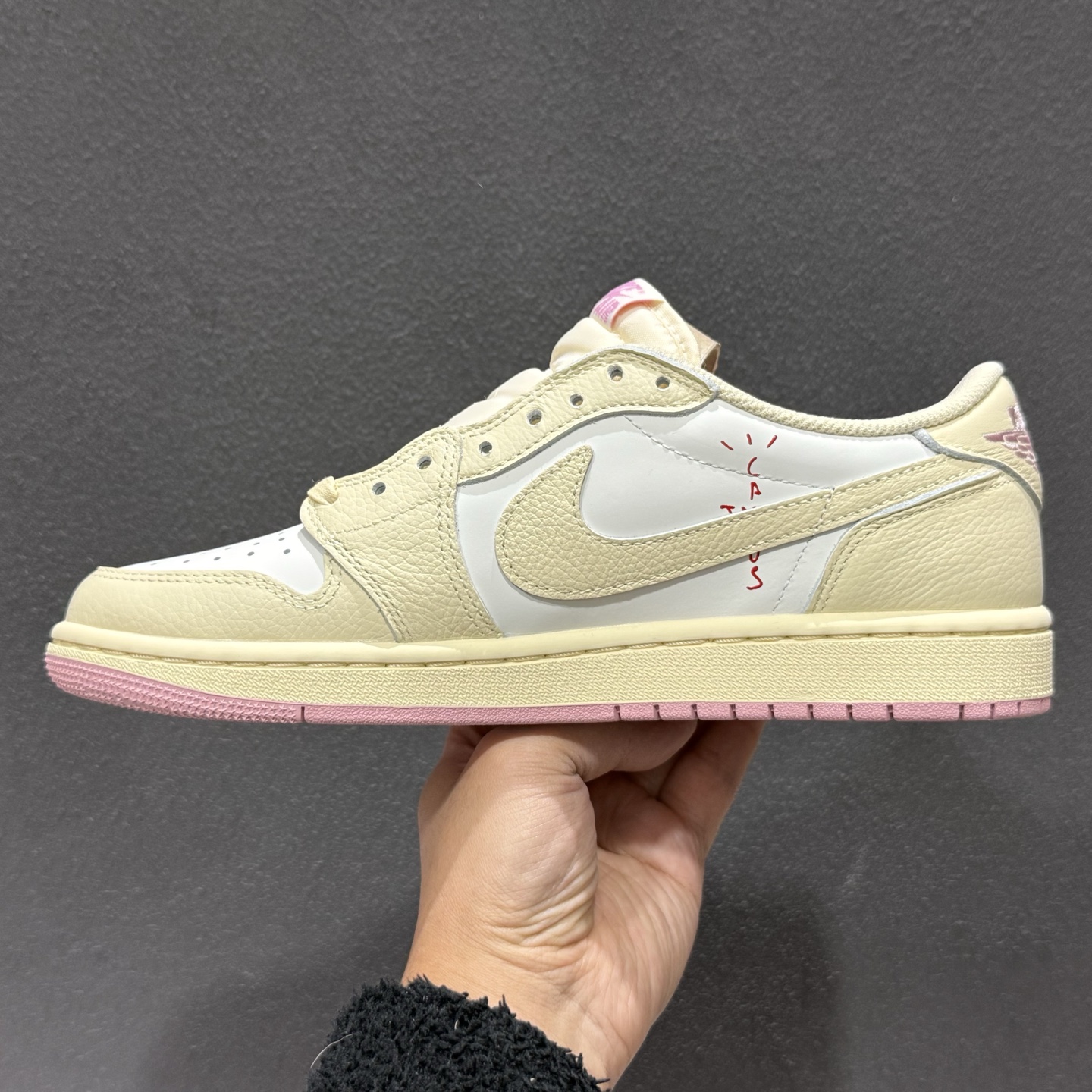 260 Travis Scott x Air Jordan 1 Low AJ1 乔1联名倒勾 LQ7604-100-Chinese UA Cheap High Quatity Brand Clothes Bags handbags Sneakers wholesale wholesaler seller from China Factory suppliers Fashion Clothing Shoes best Quality Beautiful Price 260 Travis Scott x Air Jordan 1 Low AJ1 乔1联名倒勾 LQ7604-100