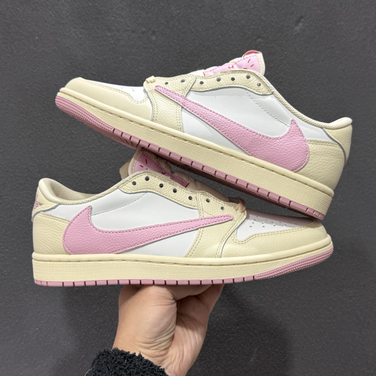 260 Travis Scott x Air Jordan 1 Low AJ1 乔1联名倒勾 LQ7604-100-Chinese UA Cheap High Quatity Brand Clothes Bags handbags Sneakers wholesale wholesaler seller from China Factory suppliers Fashion Clothing Shoes best Quality Beautiful Price 260 Travis Scott x Air Jordan 1 Low AJ1 乔1联名倒勾 LQ7604-100