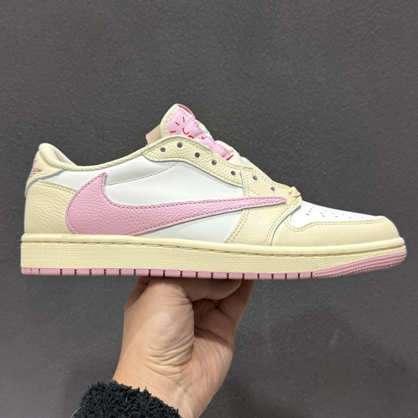 260 Travis Scott x Air Jordan 1 Low AJ1 乔1联名倒勾 LQ7604-100-Chinese UA Cheap High Quatity Brand Clothes Bags handbags Sneakers wholesale wholesaler seller from China Factory suppliers Fashion Clothing Shoes best Quality Beautiful Price 260 Travis Scott x Air Jordan 1 Low AJ1 乔1联名倒勾 LQ7604-100