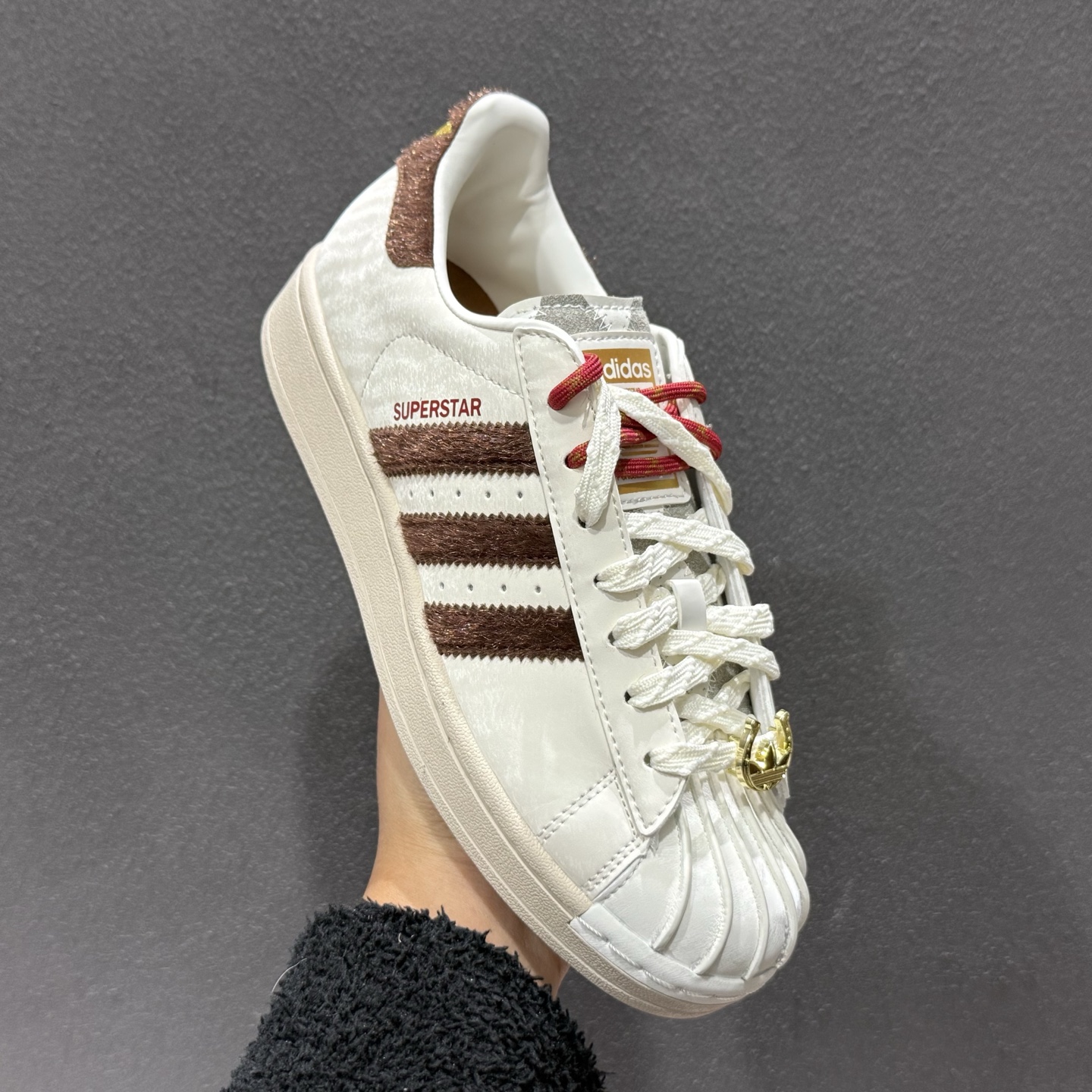 200 平台订单 adidas originals Superstar 2 CNY新年款 马年限定 白色 KJ6293-111-Chinese UA Cheap High Quatity Brand Clothes Bags handbags Sneakers wholesale wholesaler seller from China Factory suppliers Fashion Clothing Shoes best Quality Beautiful Price 200 平台订单 adidas originals Superstar 2 CNY新年款 马年限定 白色 KJ6293-111