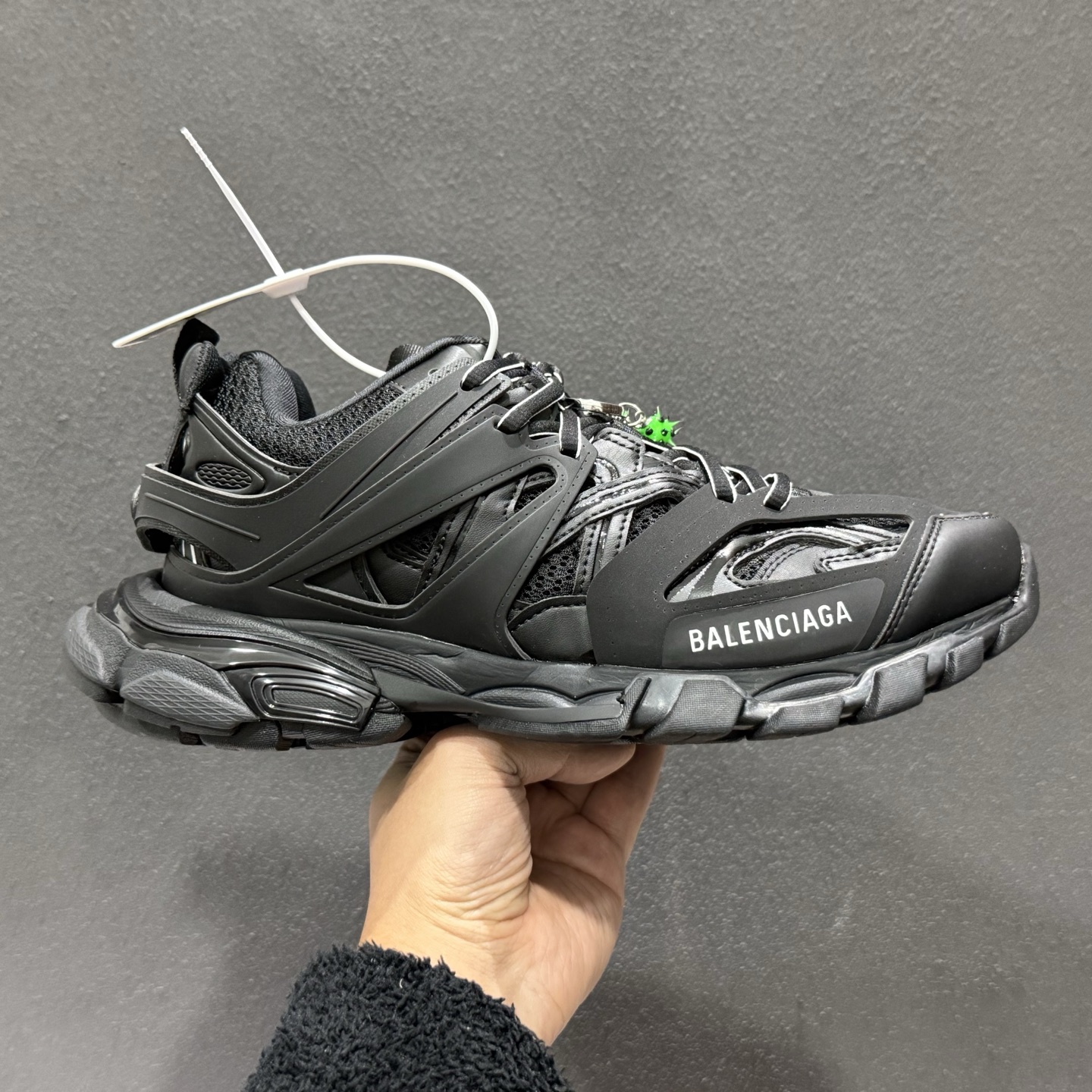 420 巴黎世家 工厂优势放货,欢迎合作 巴黎4.0代Track-Chinese UA Cheap High Quatity Brand Clothes Bags handbags Sneakers wholesale wholesaler seller from China Factory suppliers Fashion Clothing Shoes best Quality Beautiful Price 420 巴黎世家 工厂优势放货,欢迎合作 巴黎4.0代Track