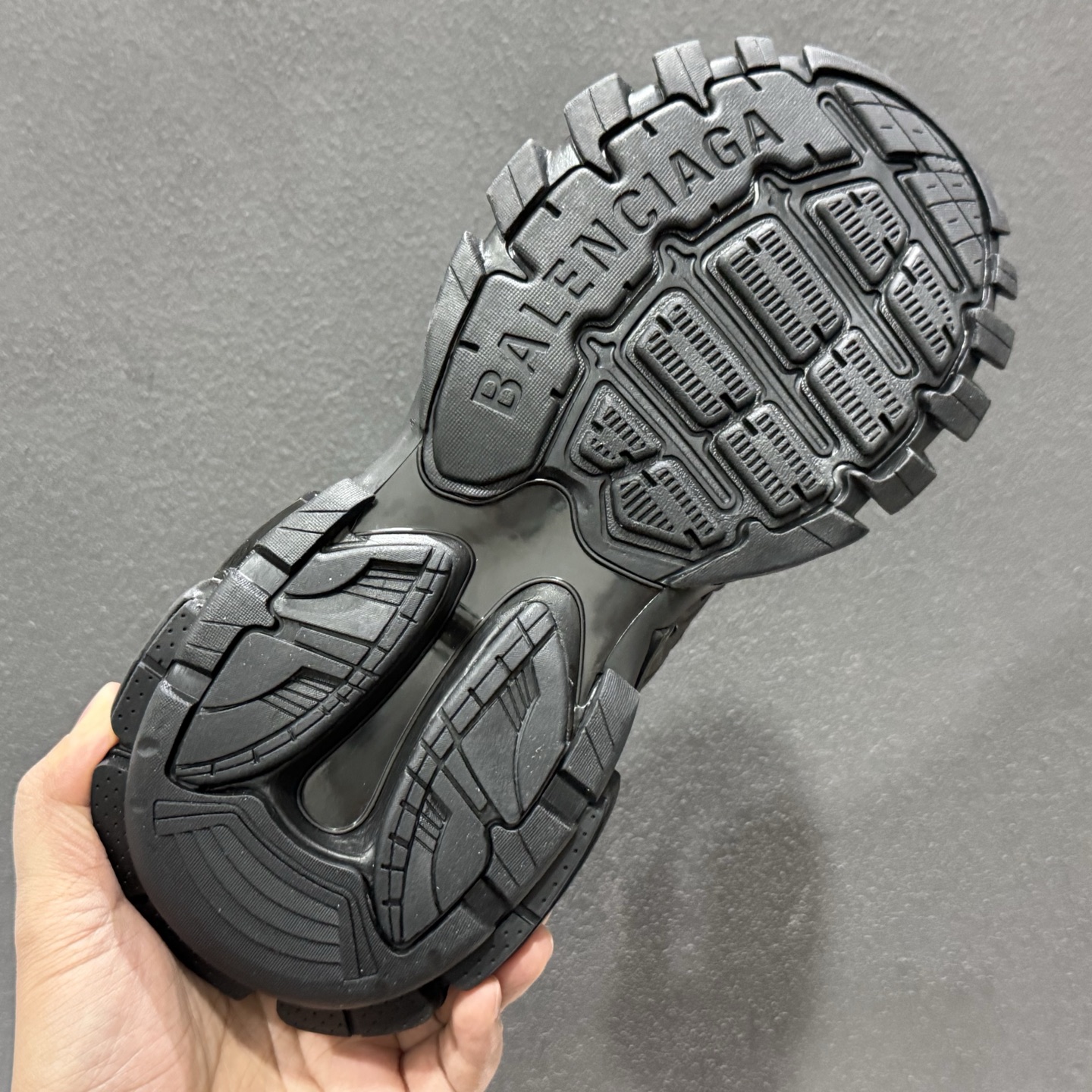 420 巴黎世家 工厂优势放货,欢迎合作 巴黎4.0代Track-Chinese UA Cheap High Quatity Brand Clothes Bags handbags Sneakers wholesale wholesaler seller from China Factory suppliers Fashion Clothing Shoes best Quality Beautiful Price 420 巴黎世家 工厂优势放货,欢迎合作 巴黎4.0代Track