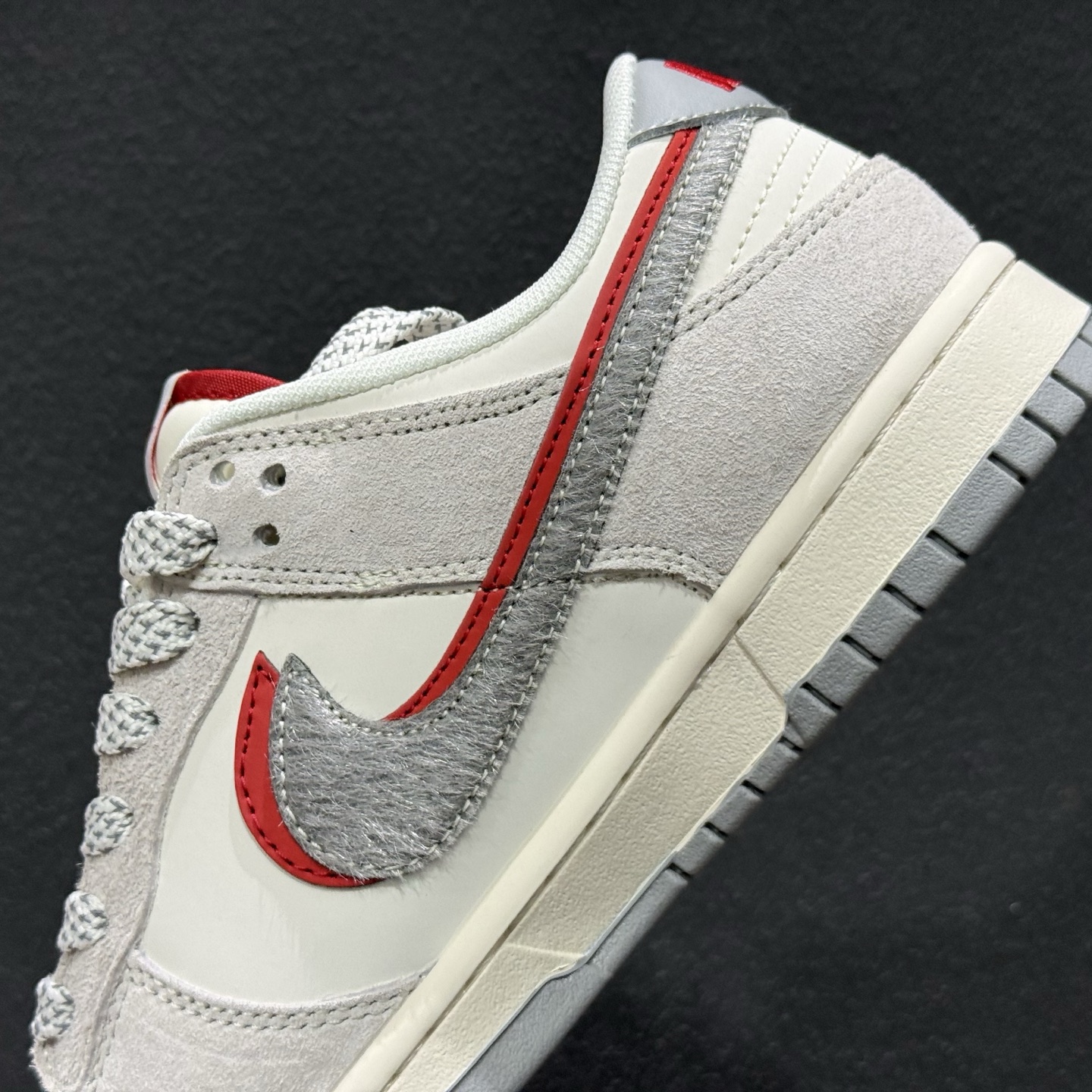 Nk Dunk Low 定制低帮马年限定黑红 YX5066-412-Top High Quatity Cheap Sneakers Fashion Clothing Clothes Bags handbags Shoes of all Brand wholesale With The best Quality And Beautiful Price from China Factory Chinese suppliers wholesaler seller Nk Dunk Low 定制低帮马年限定黑红 YX5066-412