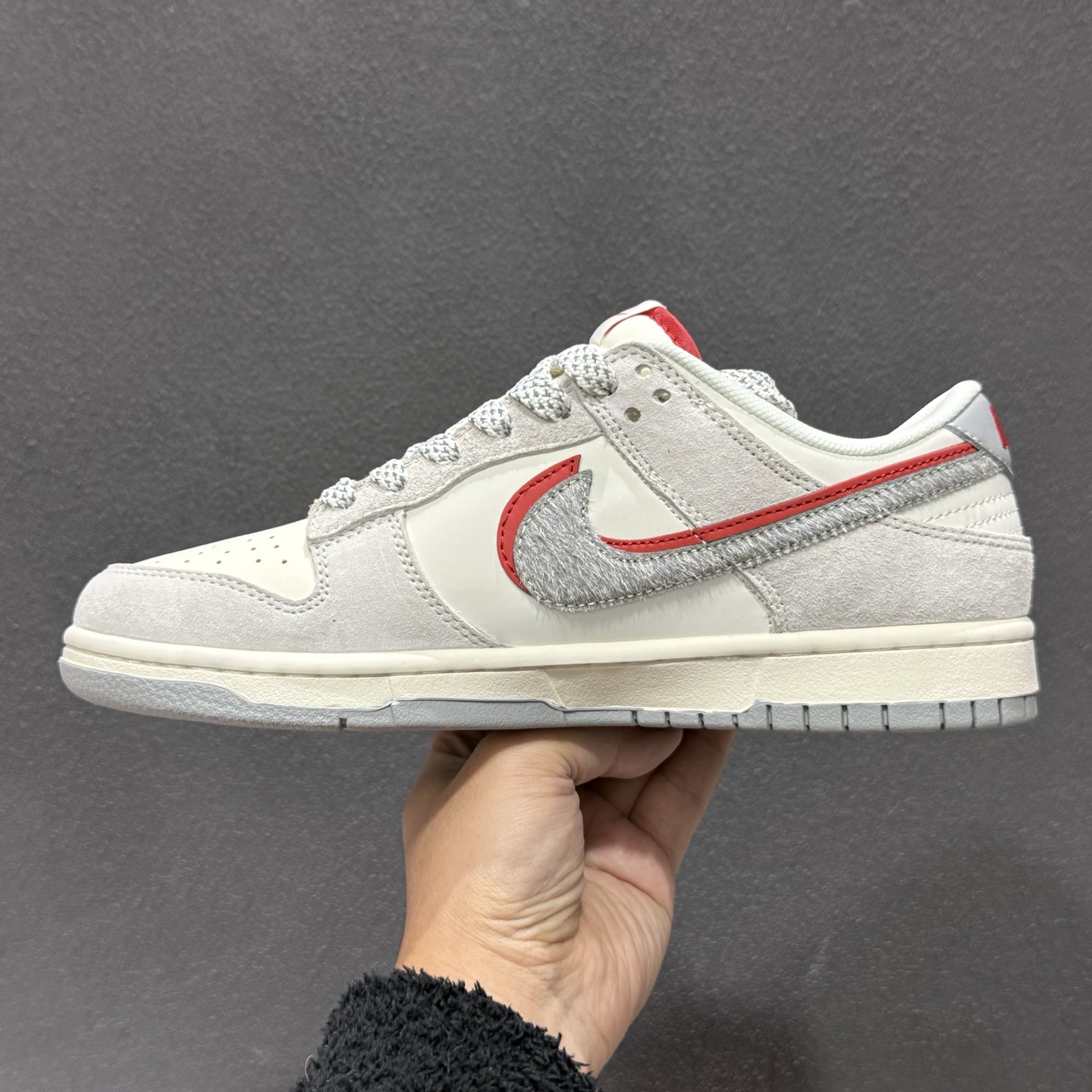 Nk Dunk Low 定制低帮马年限定黑红 YX5066-412-Top High Quatity Cheap Sneakers Fashion Clothing Clothes Bags handbags Shoes of all Brand wholesale With The best Quality And Beautiful Price from China Factory Chinese suppliers wholesaler seller Nk Dunk Low 定制低帮马年限定黑红 YX5066-412