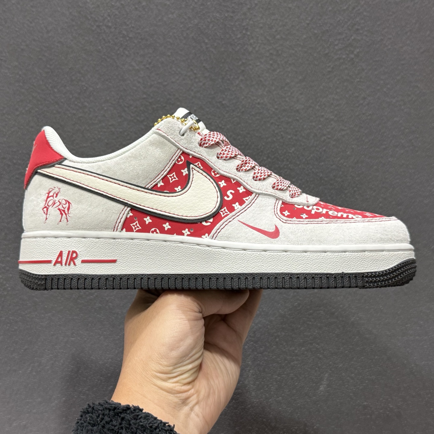260 Nike Air Force 1'07 Low 红白老花拼接 空军一号低帮休闲板鞋 JP2026-131-Chinese UA Cheap High Quatity Brand Clothes Bags handbags Sneakers wholesale wholesaler seller from China Factory suppliers Fashion Clothing Shoes best Quality Beautiful Price 260 Nike Air Force 1'07 Low 红白老花拼接 空军一号低帮休闲板鞋 JP2026-131