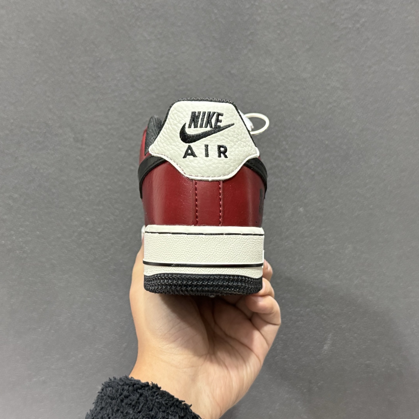 260 Nike Air Force 1'07 Low 马年限定 栆红奶白 空军一号低帮休闲板鞋 HF3148-102-Chinese UA Cheap High Quatity Brand Clothes Bags handbags Sneakers wholesale wholesaler seller from China Factory suppliers Fashion Clothing Shoes best Quality Beautiful Price 260 Nike Air Force 1'07 Low 马年限定 栆红奶白 空军一号低帮休闲板鞋 HF3148-102