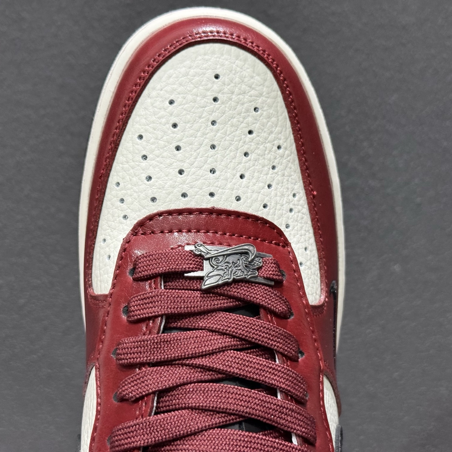 260 Nike Air Force 1'07 Low 马年限定 栆红奶白 空军一号低帮休闲板鞋 HF3148-102-Chinese UA Cheap High Quatity Brand Clothes Bags handbags Sneakers wholesale wholesaler seller from China Factory suppliers Fashion Clothing Shoes best Quality Beautiful Price 260 Nike Air Force 1'07 Low 马年限定 栆红奶白 空军一号低帮休闲板鞋 HF3148-102