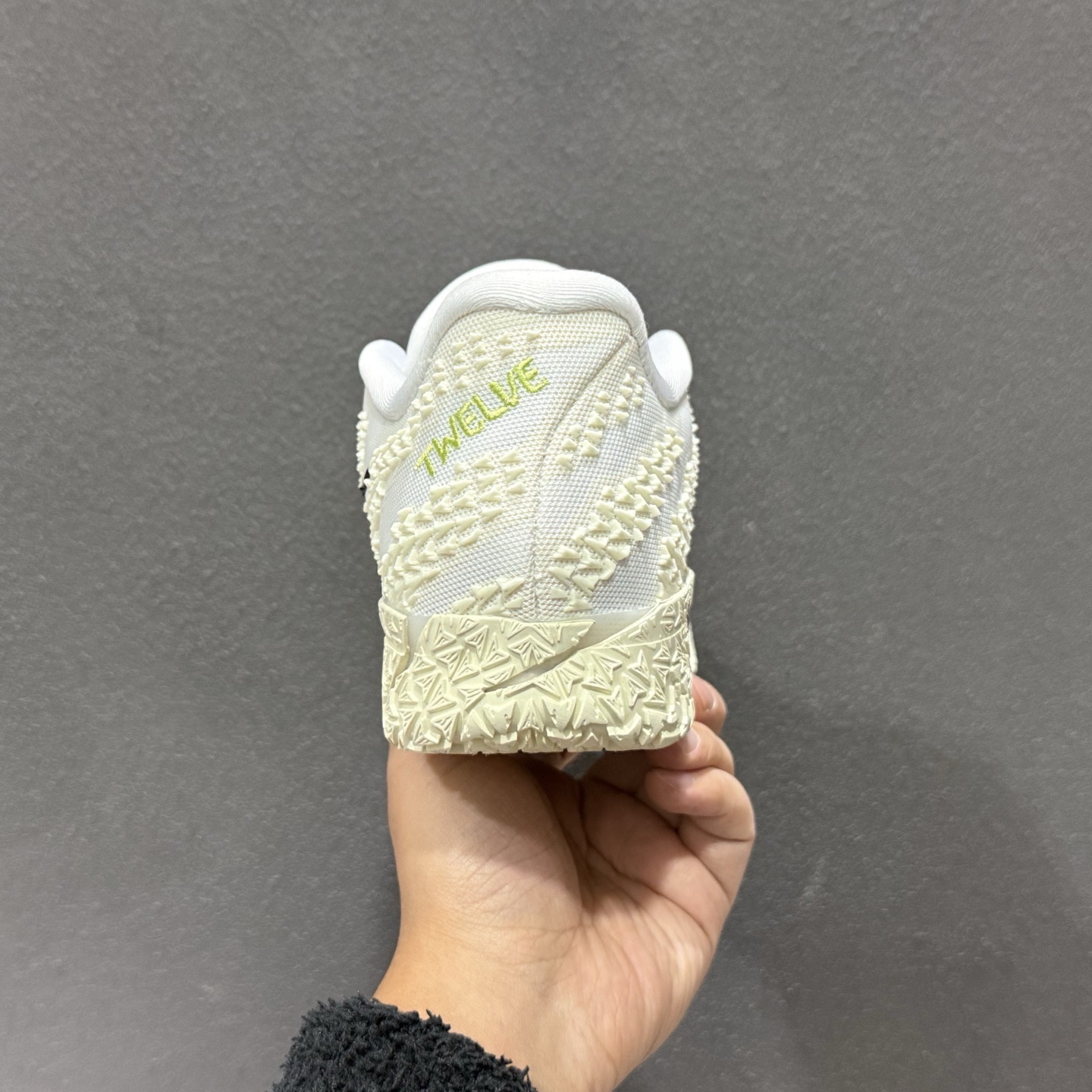 260 莫兰特Ja 3 3代低帮篮球鞋米白-Chinese UA Cheap High Quatity Brand Clothes Bags handbags Sneakers wholesale wholesaler seller from China Factory suppliers Fashion Clothing Shoes best Quality Beautiful Price 260 莫兰特Ja 3 3代低帮篮球鞋米白