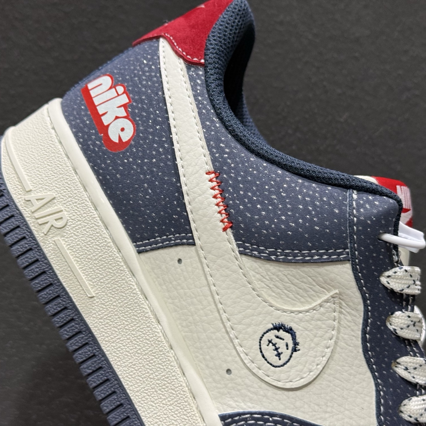 260 Nike Air Force 1'07 Low 马年限定 空军一号低帮休闲板鞋 XA2001-902-Chinese UA Cheap High Quatity Brand Clothes Bags handbags Sneakers wholesale wholesaler seller from China Factory suppliers Fashion Clothing Shoes best Quality Beautiful Price 260 Nike Air Force 1'07 Low 马年限定 空军一号低帮休闲板鞋 XA2001-902