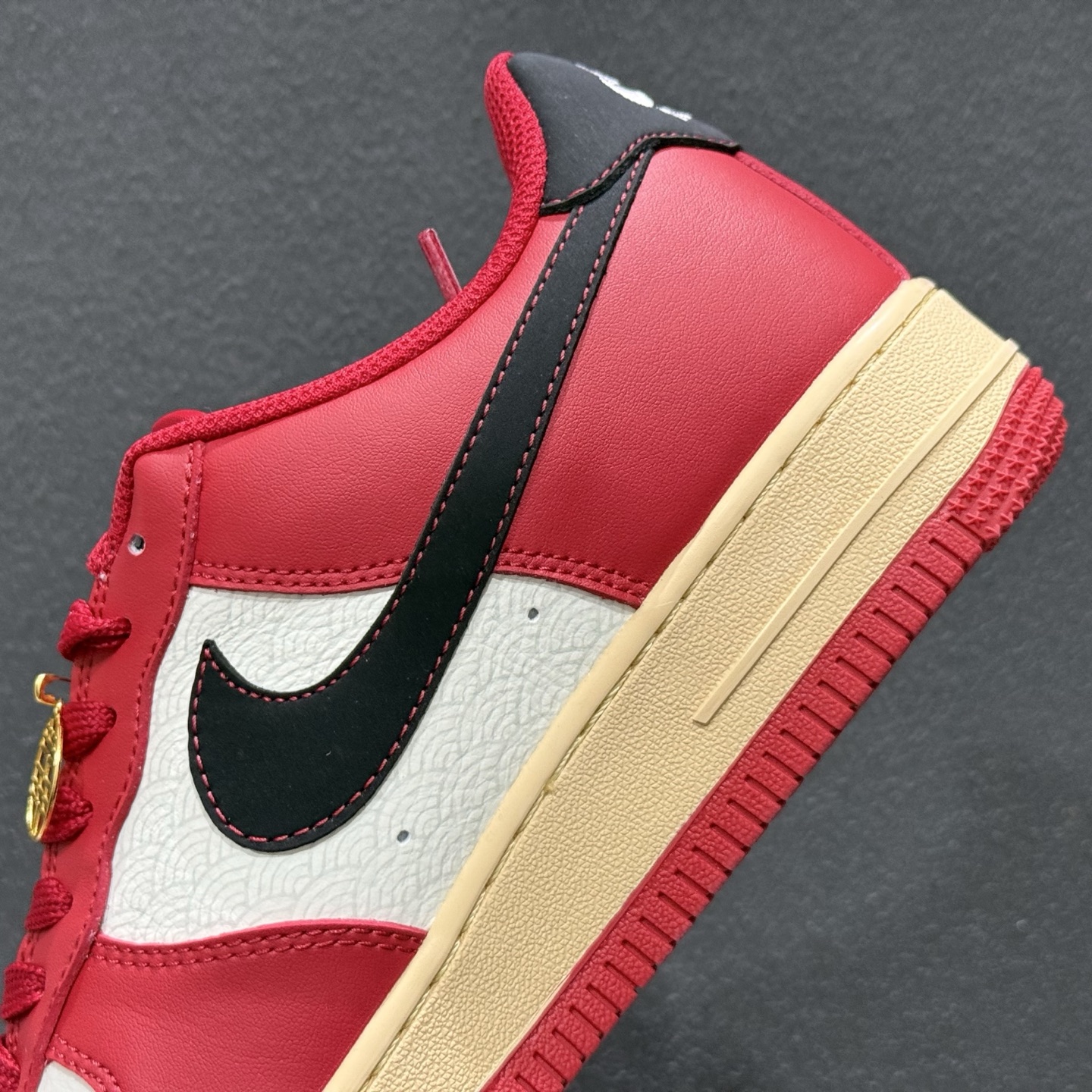260 Nike Air Force 1 Low x Louis Vuitton x Supreme 三方联名定制款 KG6699-F19-Chinese UA Cheap High Quatity Brand Clothes Bags handbags Sneakers wholesale wholesaler seller from China Factory suppliers Fashion Clothing Shoes best Quality Beautiful Price 260 Nike Air Force 1 Low x Louis Vuitton x Supreme 三方联名定制款 KG6699-F19