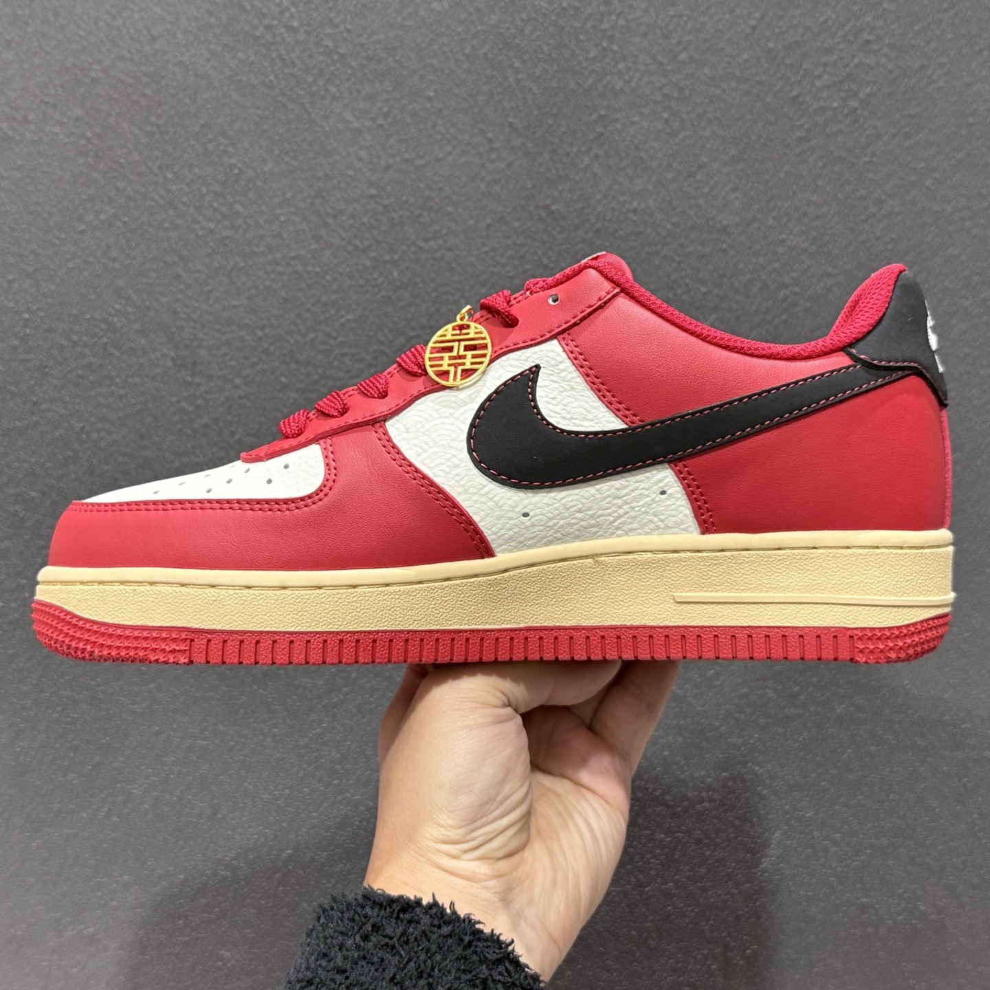 260 Nike Air Force 1 Low x Louis Vuitton x Supreme 三方联名定制款 KG6699-F19-Chinese UA Cheap High Quatity Brand Clothes Bags handbags Sneakers wholesale wholesaler seller from China Factory suppliers Fashion Clothing Shoes best Quality Beautiful Price 260 Nike Air Force 1 Low x Louis Vuitton x Supreme 三方联名定制款 KG6699-F19