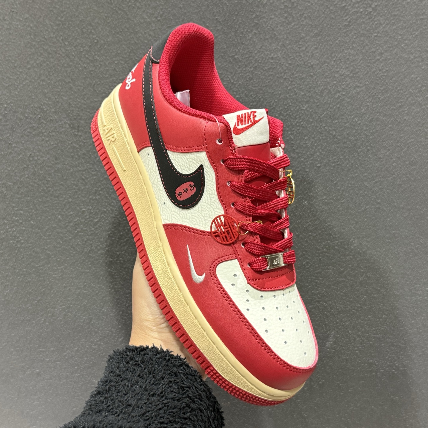 260 Nike Air Force 1 Low x Louis Vuitton x Supreme 三方联名定制款 KG6699-F19-Chinese UA Cheap High Quatity Brand Clothes Bags handbags Sneakers wholesale wholesaler seller from China Factory suppliers Fashion Clothing Shoes best Quality Beautiful Price 260 Nike Air Force 1 Low x Louis Vuitton x Supreme 三方联名定制款 KG6699-F19