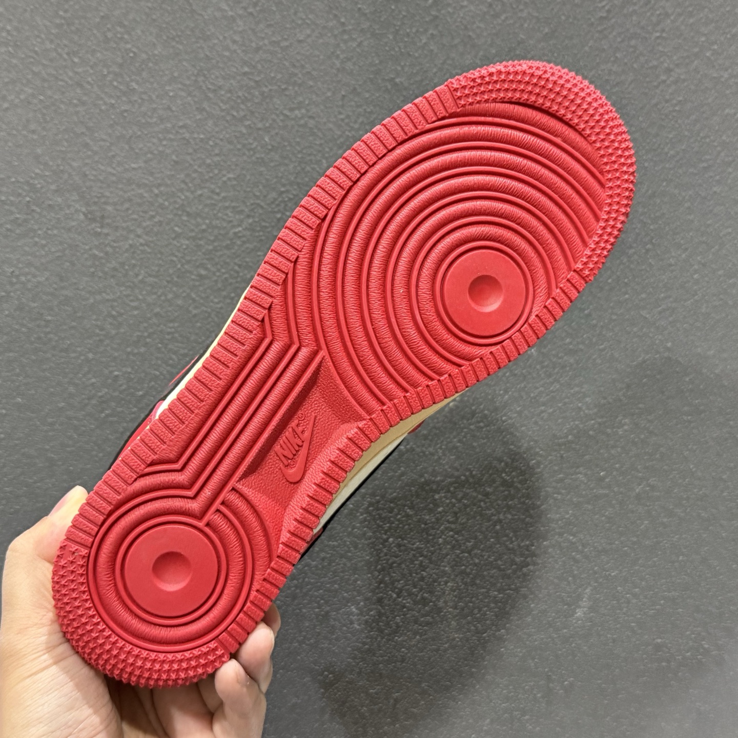 260 Nike Air Force 1 Low x Louis Vuitton x Supreme 三方联名定制款 KG6699-F19-Chinese UA Cheap High Quatity Brand Clothes Bags handbags Sneakers wholesale wholesaler seller from China Factory suppliers Fashion Clothing Shoes best Quality Beautiful Price 260 Nike Air Force 1 Low x Louis Vuitton x Supreme 三方联名定制款 KG6699-F19