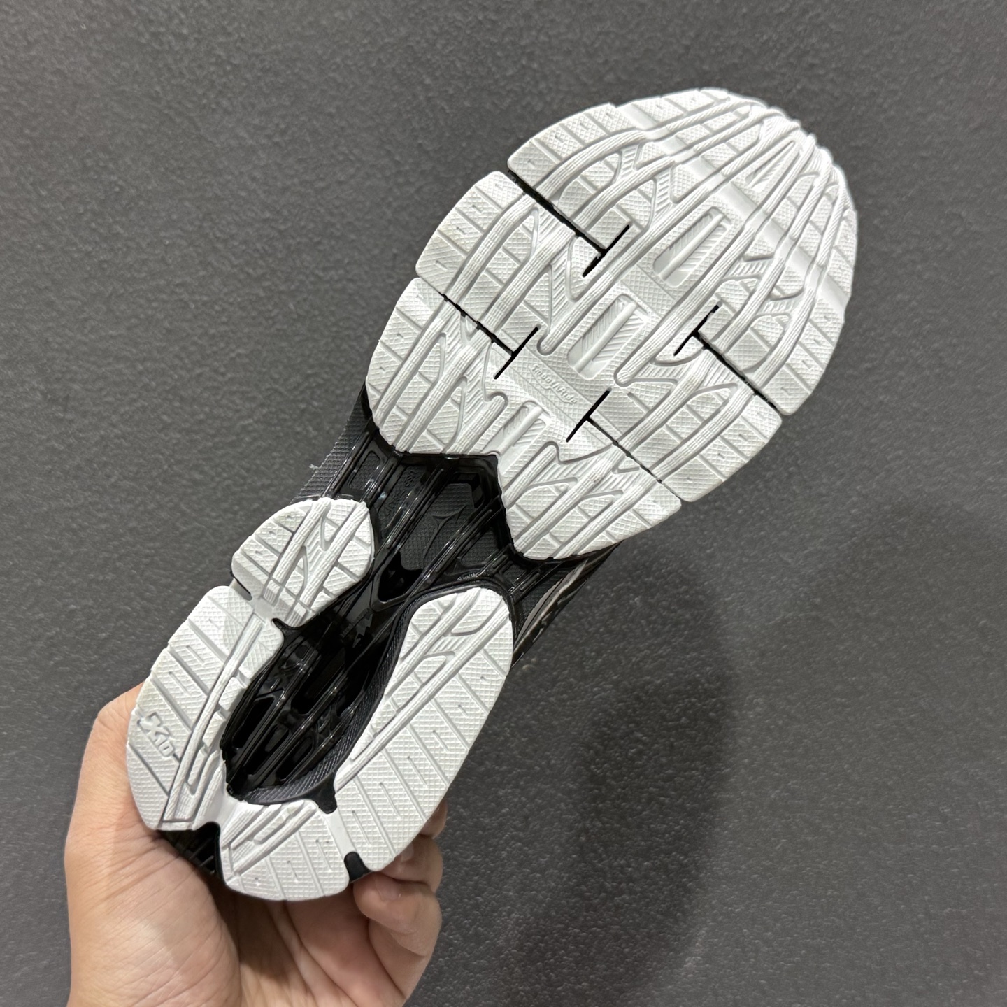 Mizuno美津浓千禧潮流预言跑步鞋WAVE PROPHECY LS 集前沿科技与潮流设计复刻美津浓第8代预言跑鞋 D1GA25-Top High Quatity Cheap Sneakers Fashion Clothing Clothes Bags handbags Shoes of all Brand wholesale With The best Quality And Beautiful Price from China Factory Chinese suppliers wholesaler seller Mizuno美津浓千禧潮流预言跑步鞋WAVE PROPHECY LS 集前沿科技与潮流设计复刻美津浓第8代预言跑鞋 D1GA25