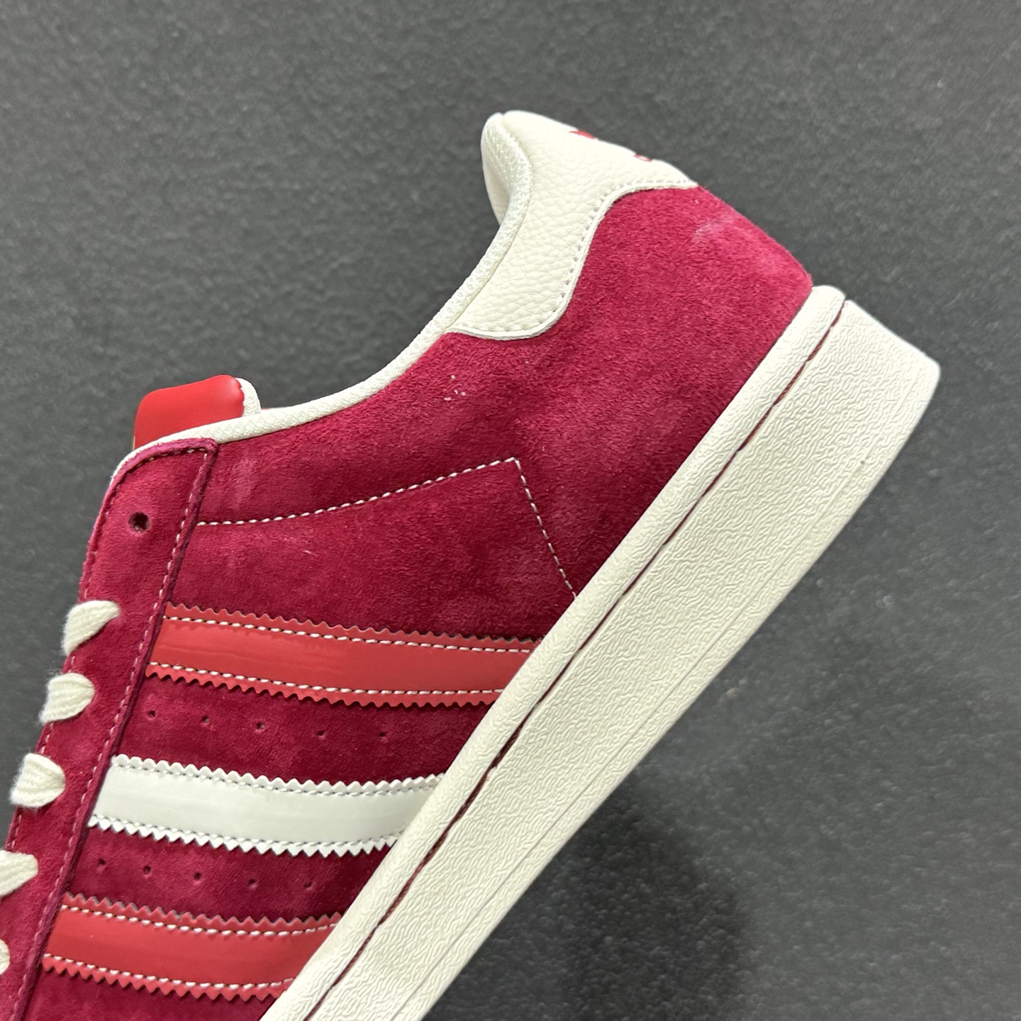 真标 带半码 阿迪达斯Adidas Originals SUPER贝壳头 马年 经典百搭休闲运动板鞋 JY8926-262-Top High Quatity Cheap Sneakers Fashion Clothing Clothes Bags handbags Shoes of all Brand wholesale With The best Quality And Beautiful Price from China Factory Chinese suppliers wholesaler seller 真标 带半码 阿迪达斯Adidas Originals SUPER贝壳头 马年 经典百搭休闲运动板鞋 JY8926-262