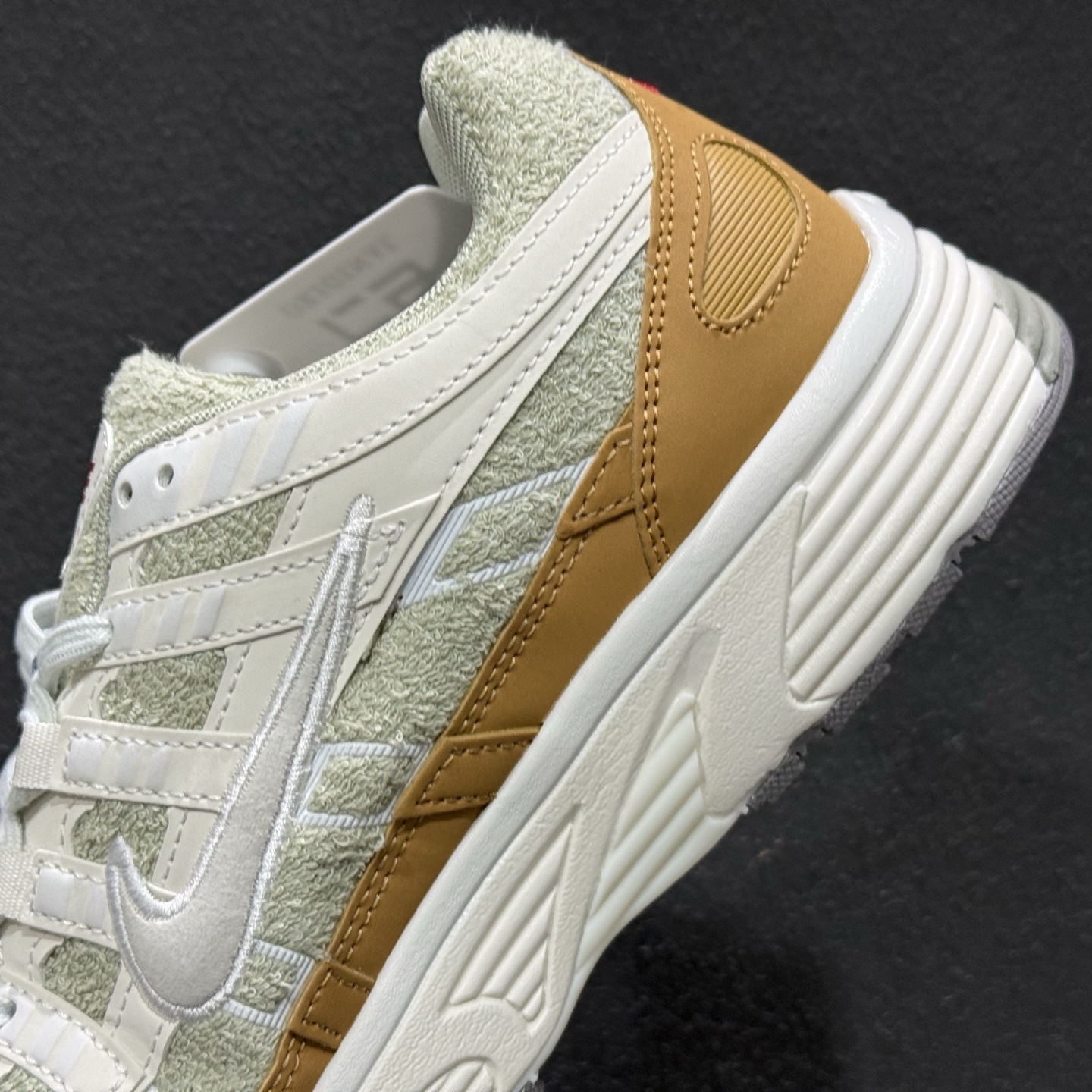 独家实拍马年限定款 NIKE P-6000 系列 复古休闲运动老爹鞋 IQ1120-311