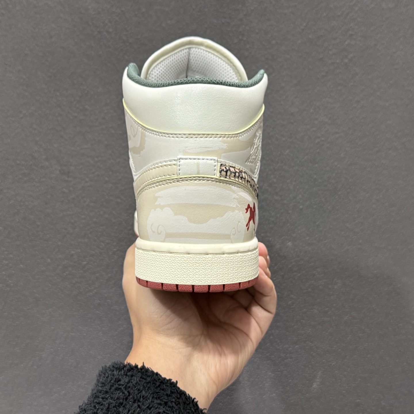 Nike Air Jordan 1 Mid AJ1 “黑白红”马年限定款 文化篮球鞋 DQ8426-105-Top High Quatity Cheap Sneakers Fashion Clothing Clothes Bags handbags Shoes of all Brand wholesale With The best Quality And Beautiful Price from China Factory Chinese suppliers wholesaler seller Nike Air Jordan 1 Mid AJ1 “黑白红”马年限定款 文化篮球鞋 DQ8426-105