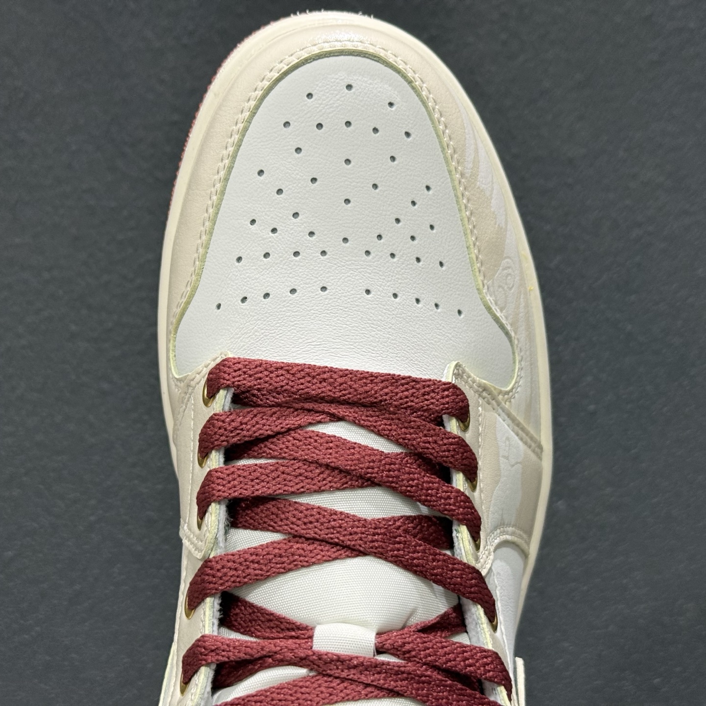 Nike Air Jordan 1 Mid AJ1 “黑白红”马年限定款 文化篮球鞋 DQ8426-105-Top High Quatity Cheap Sneakers Fashion Clothing Clothes Bags handbags Shoes of all Brand wholesale With The best Quality And Beautiful Price from China Factory Chinese suppliers wholesaler seller Nike Air Jordan 1 Mid AJ1 “黑白红”马年限定款 文化篮球鞋 DQ8426-105