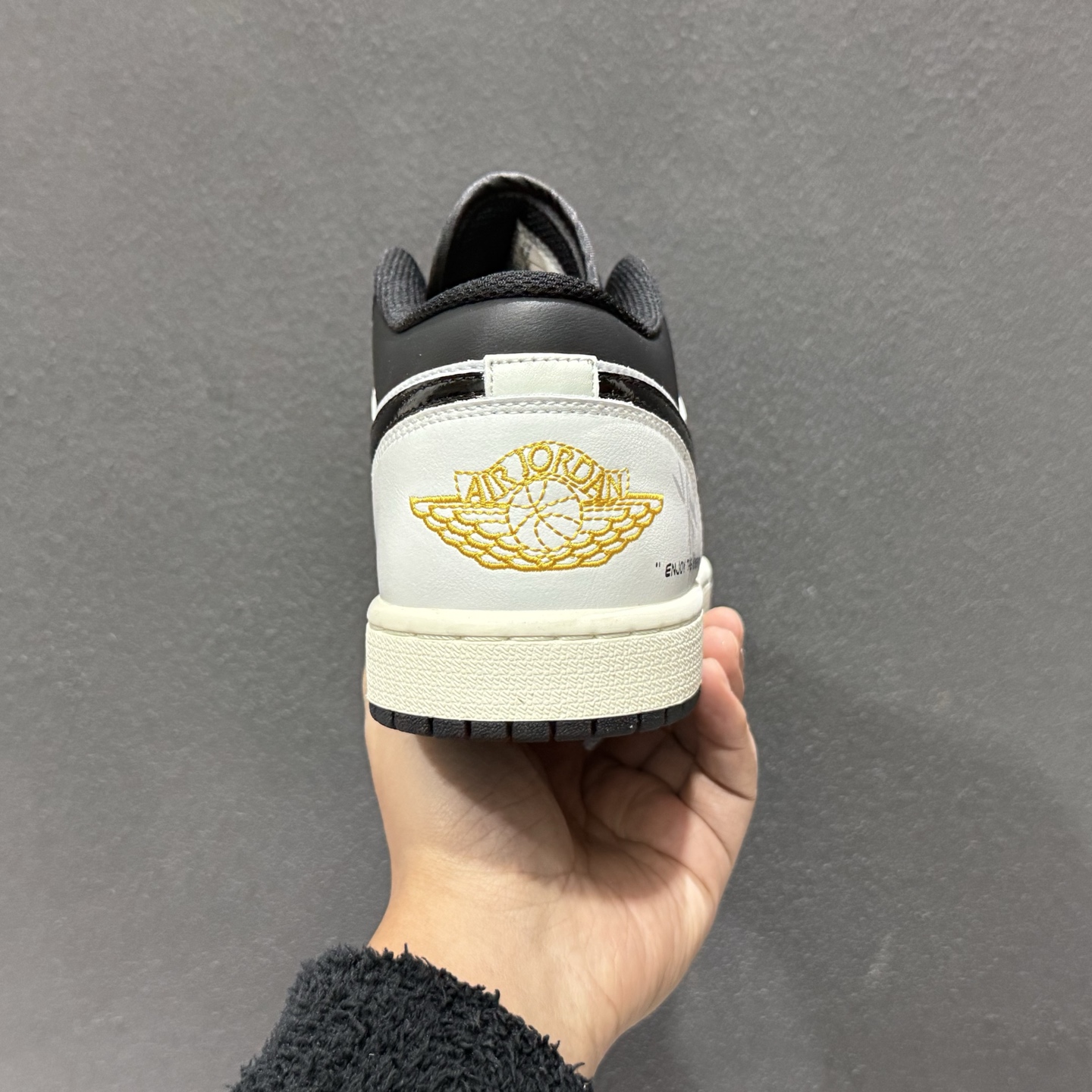 220 Jordan Air Jordan 1 low 舒适贴合 经典百搭 低帮 复古篮球鞋 男款 绿白 553558-040-Chinese UA Cheap High Quatity Brand Clothes Bags handbags Sneakers wholesale wholesaler seller from China Factory suppliers Fashion Clothing Shoes best Quality Beautiful Price 220 Jordan Air Jordan 1 low 舒适贴合 经典百搭 低帮 复古篮球鞋 男款 绿白 553558-040