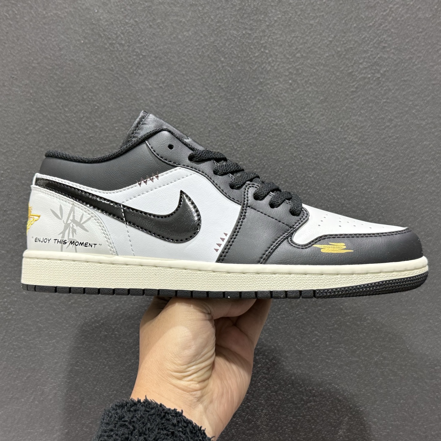 220 Jordan Air Jordan 1 low 舒适贴合 经典百搭 低帮 复古篮球鞋 男款 绿白 553558-040-Chinese UA Cheap High Quatity Brand Clothes Bags handbags Sneakers wholesale wholesaler seller from China Factory suppliers Fashion Clothing Shoes best Quality Beautiful Price 220 Jordan Air Jordan 1 low 舒适贴合 经典百搭 低帮 复古篮球鞋 男款 绿白 553558-040