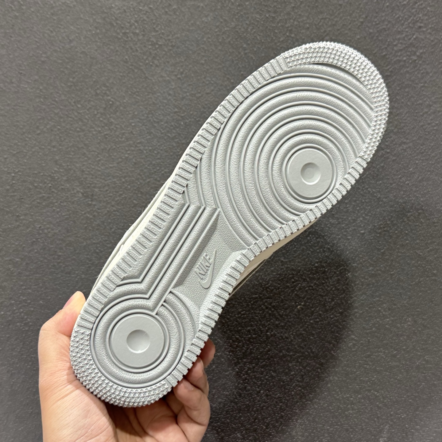 260 Nike Air Force1 07 low 联名款 LV2288-001