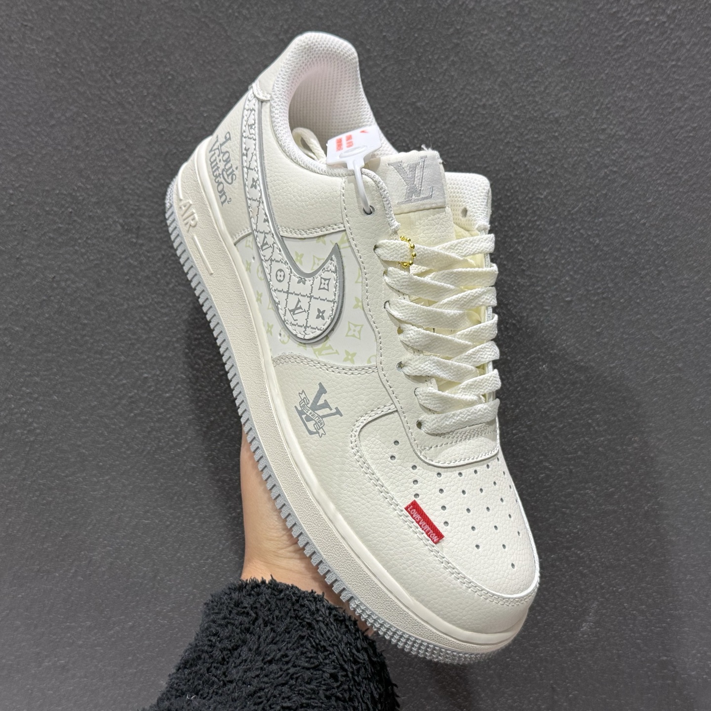 260 Nike Air Force1 07 low 联名款 LV2288-001