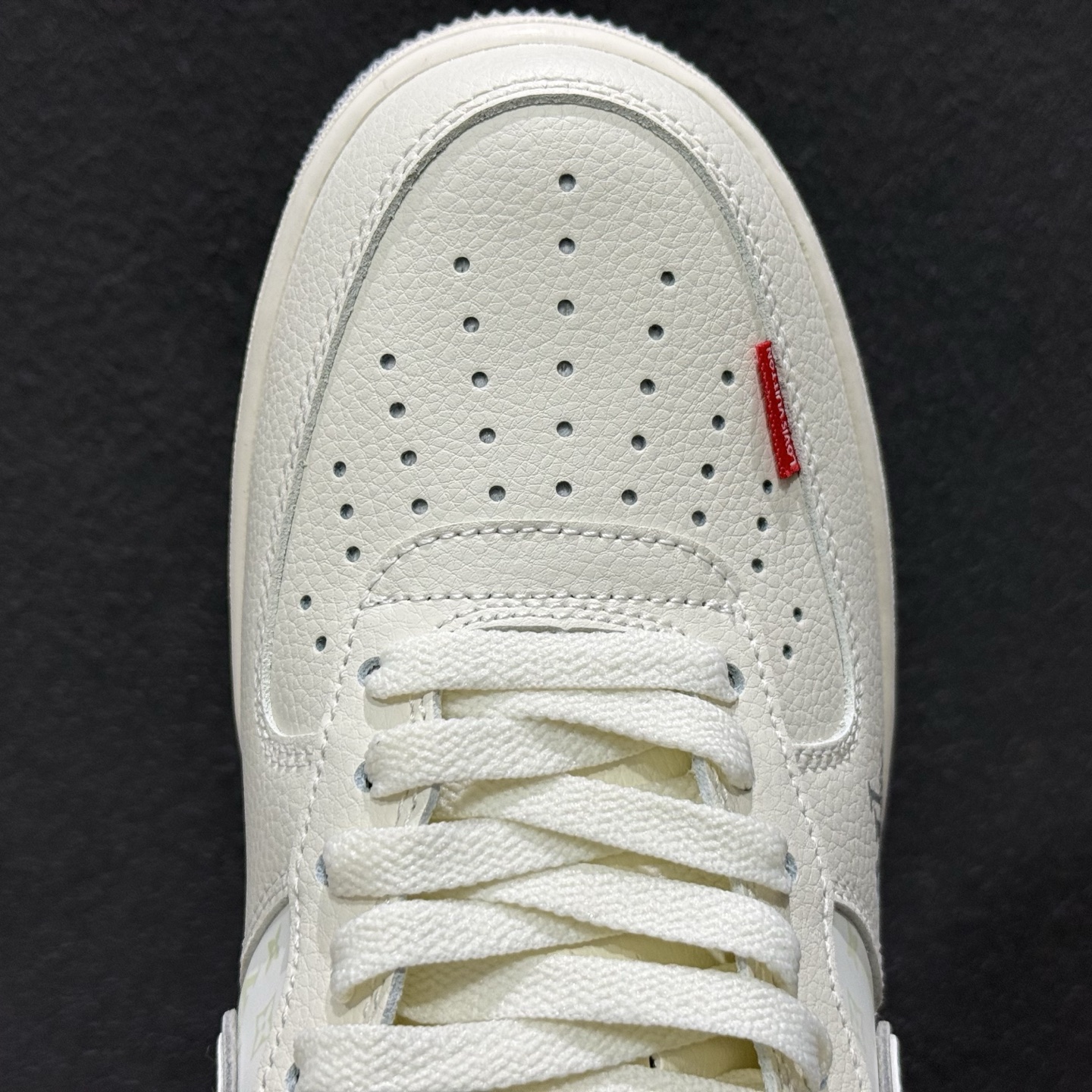 260 Nike Air Force1 07 low 联名款 LV2288-001