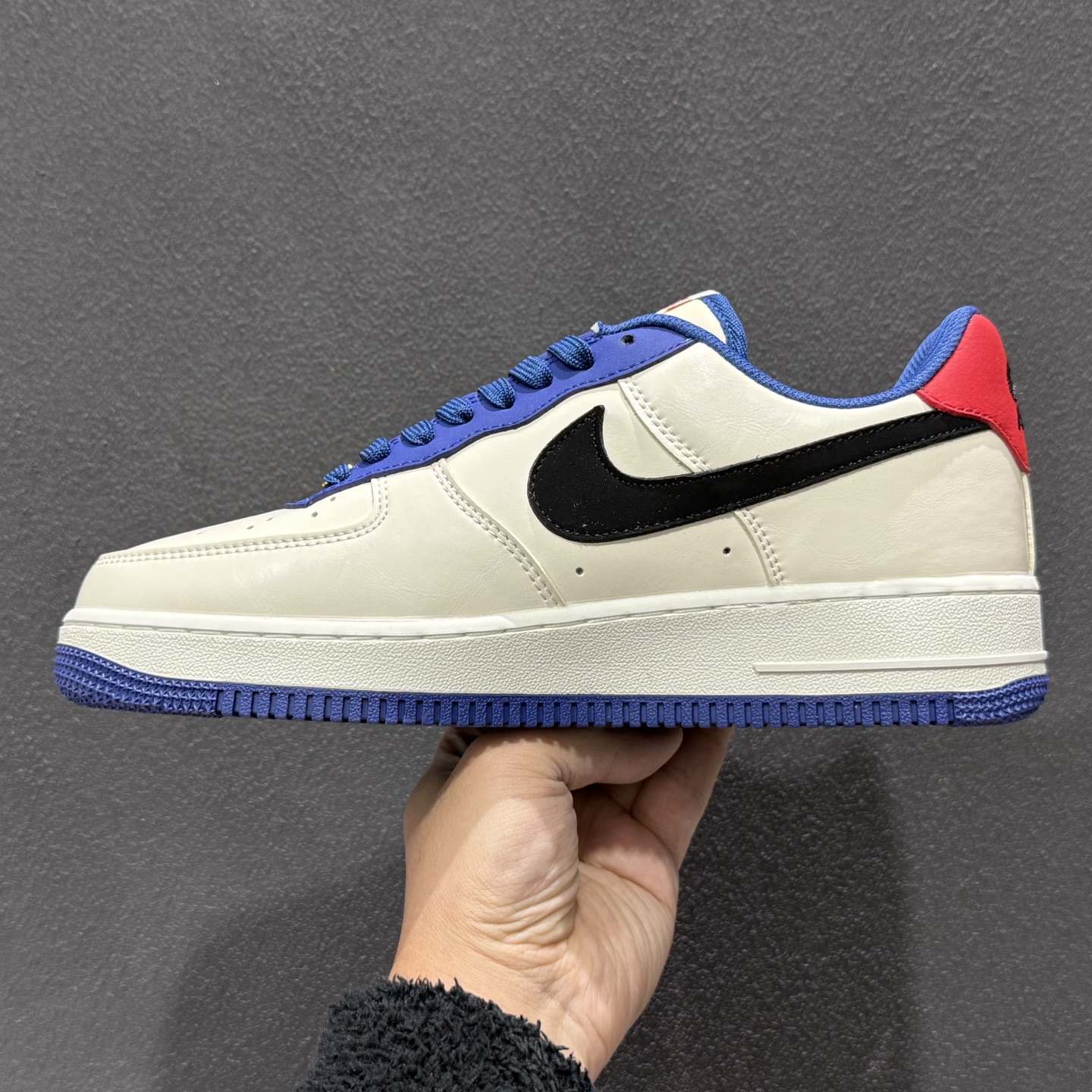 Nike Air Force 1'07 Low 联名 白蓝赤黑 空军一号低帮休闲板鞋 CZ2959-100-Top High Quatity Cheap Sneakers Fashion Clothing Clothes Bags handbags Shoes of all Brand wholesale With The best Quality And Beautiful Price from China Factory Chinese suppliers wholesaler seller Nike Air Force 1'07 Low 联名 白蓝赤黑 空军一号低帮休闲板鞋 CZ2959-100