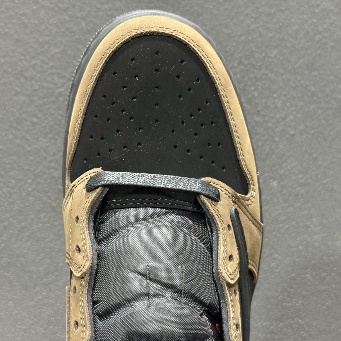 Travis Scott x Air Jordan 1 AJ1乔1低帮倒钩 IB7109-005-Top High Quatity Cheap Sneakers Fashion Clothing Clothes Bags handbags Shoes of all Brand wholesale With The best Quality And Beautiful Price from China Factory Chinese suppliers wholesaler seller Travis Scott x Air Jordan 1 AJ1乔1低帮倒钩 IB7109-005