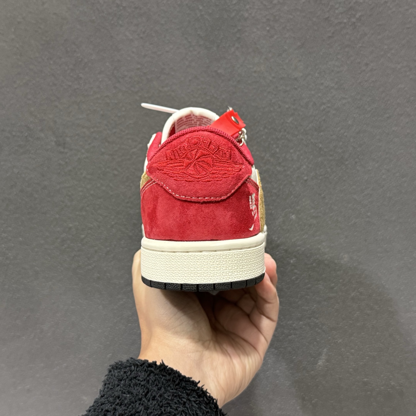 260 Air Jordan 1 Low AJ1 乔1 马年限定 高端定制 倒钩低帮复古篮球鞋 SD6868-122-Chinese UA Cheap High Quatity Brand Clothes Bags handbags Sneakers wholesale wholesaler seller from China Factory suppliers Fashion Clothing Shoes best Quality Beautiful Price 260 Air Jordan 1 Low AJ1 乔1 马年限定 高端定制 倒钩低帮复古篮球鞋 SD6868-122
