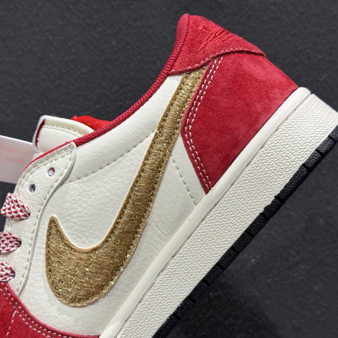 260 Air Jordan 1 Low AJ1 乔1 马年限定 高端定制 倒钩低帮复古篮球鞋 SD6868-122-Chinese UA Cheap High Quatity Brand Clothes Bags handbags Sneakers wholesale wholesaler seller from China Factory suppliers Fashion Clothing Shoes best Quality Beautiful Price 260 Air Jordan 1 Low AJ1 乔1 马年限定 高端定制 倒钩低帮复古篮球鞋 SD6868-122