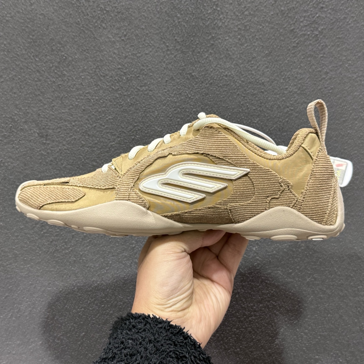 巴黎世家20代 Monday Ultra 深咖啡色 灯芯绒织物面 配置依旧拉满 Balenciaga 圆头系带低帮生活休闲鞋-Top High Quatity Cheap Sneakers Fashion Clothing Clothes Bags handbags Shoes of all Brand wholesale With The best Quality And Beautiful Price from China Factory Chinese suppliers wholesaler seller 巴黎世家20代 Monday Ultra 深咖啡色 灯芯绒织物面 配置依旧拉满 Balenciaga 圆头系带低帮生活休闲鞋