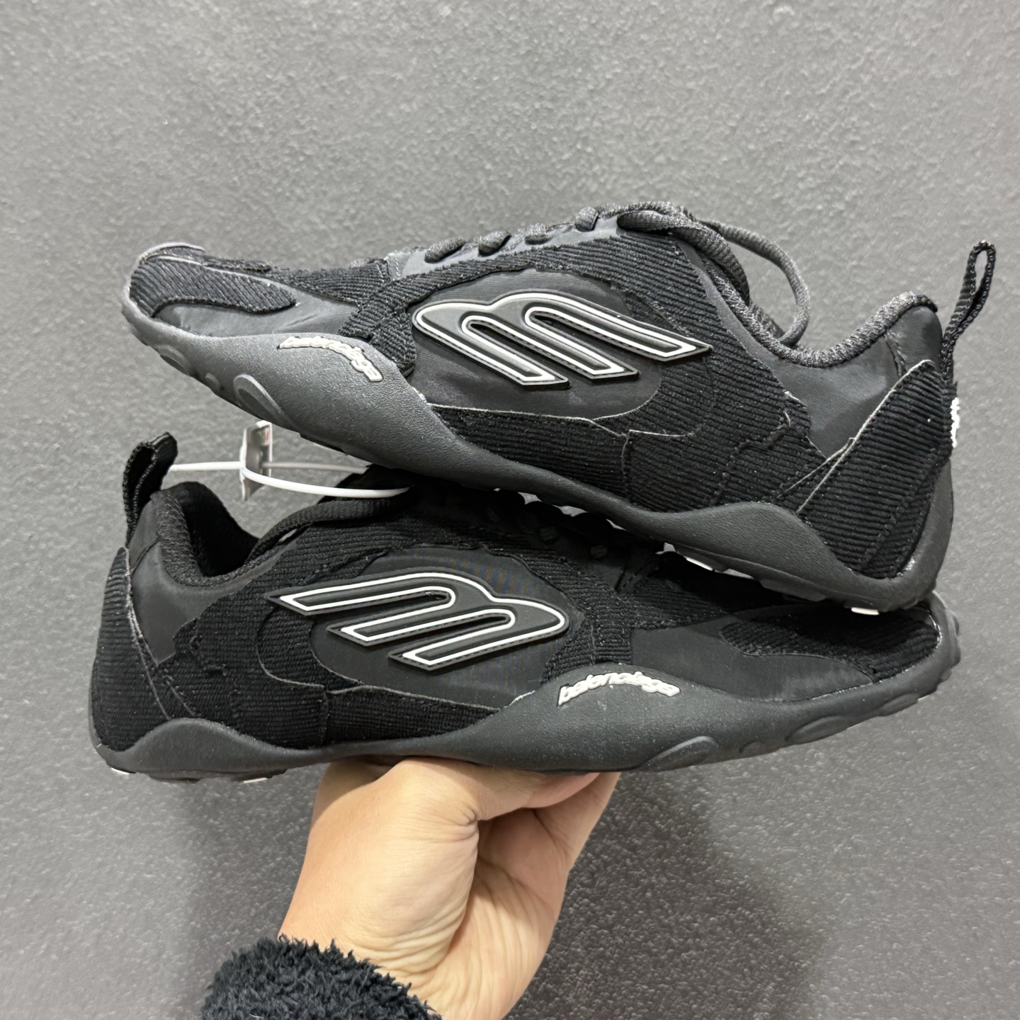 巴黎世家20代 Monday Ultra 灯芯绒织物面 配置依旧拉满 Balenciaga 圆头系带低帮生活休闲鞋-Top High Quatity Cheap Sneakers Fashion Clothing Clothes Bags handbags Shoes of all Brand wholesale With The best Quality And Beautiful Price from China Factory Chinese suppliers wholesaler seller 巴黎世家20代 Monday Ultra 灯芯绒织物面 配置依旧拉满 Balenciaga 圆头系带低帮生活休闲鞋