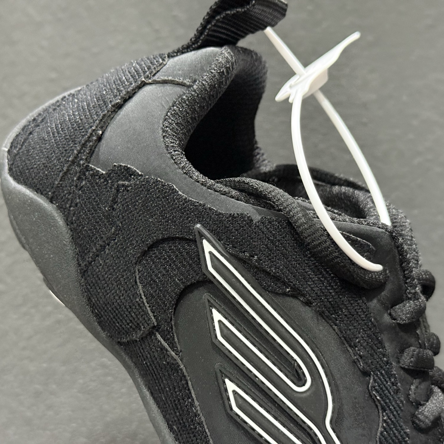 巴黎世家20代 Monday Ultra 灯芯绒织物面 配置依旧拉满 Balenciaga 圆头系带低帮生活休闲鞋-Top High Quatity Cheap Sneakers Fashion Clothing Clothes Bags handbags Shoes of all Brand wholesale With The best Quality And Beautiful Price from China Factory Chinese suppliers wholesaler seller 巴黎世家20代 Monday Ultra 灯芯绒织物面 配置依旧拉满 Balenciaga 圆头系带低帮生活休闲鞋