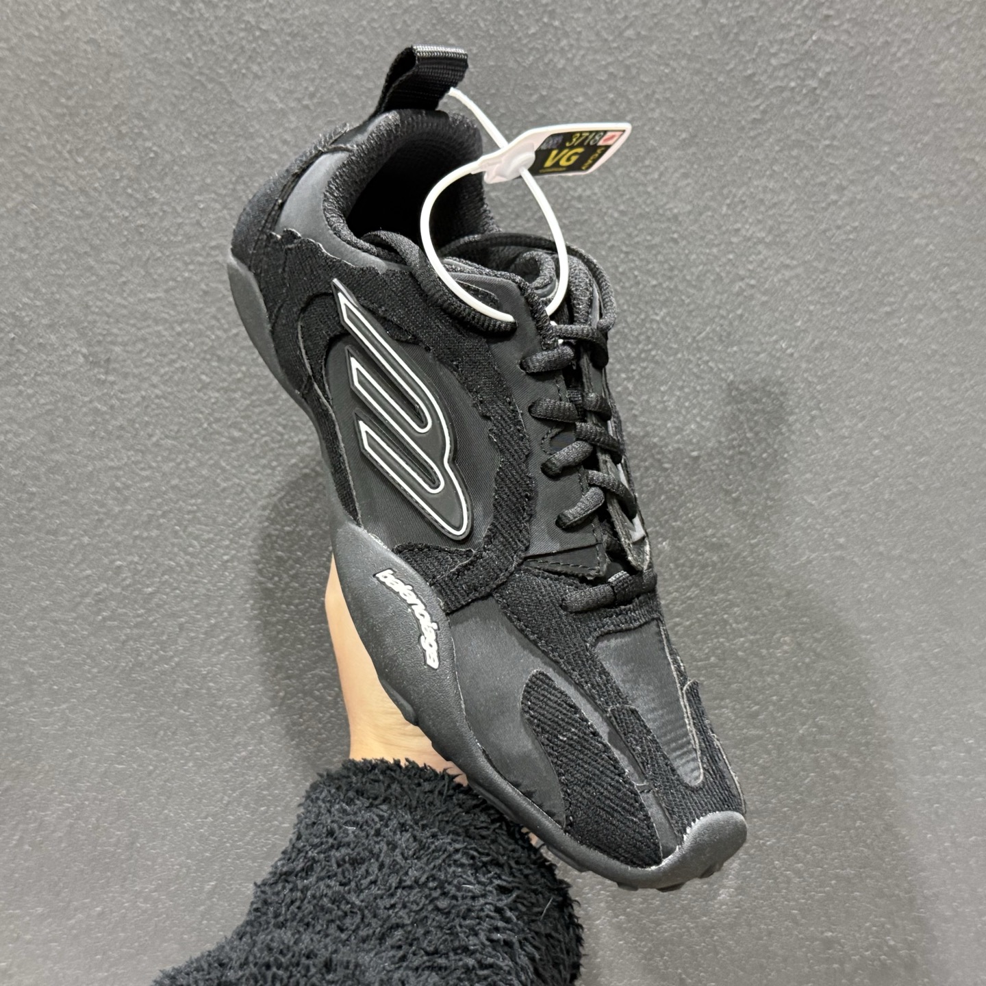 巴黎世家20代 Monday Ultra 灯芯绒织物面 配置依旧拉满 Balenciaga 圆头系带低帮生活休闲鞋-Top High Quatity Cheap Sneakers Fashion Clothing Clothes Bags handbags Shoes of all Brand wholesale With The best Quality And Beautiful Price from China Factory Chinese suppliers wholesaler seller 巴黎世家20代 Monday Ultra 灯芯绒织物面 配置依旧拉满 Balenciaga 圆头系带低帮生活休闲鞋