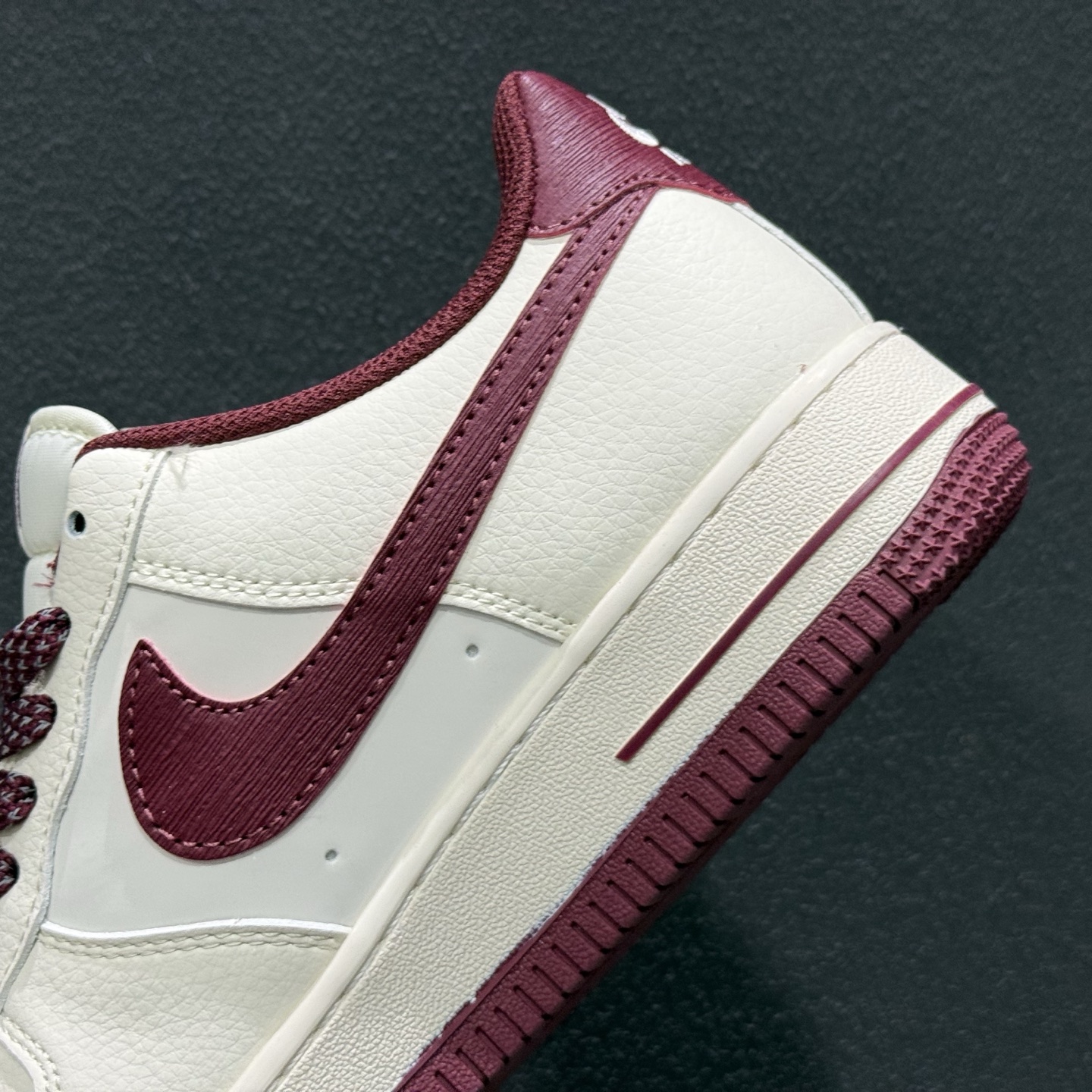 260 Nike Air Force 1 Low 酒红米白 SM6668-126