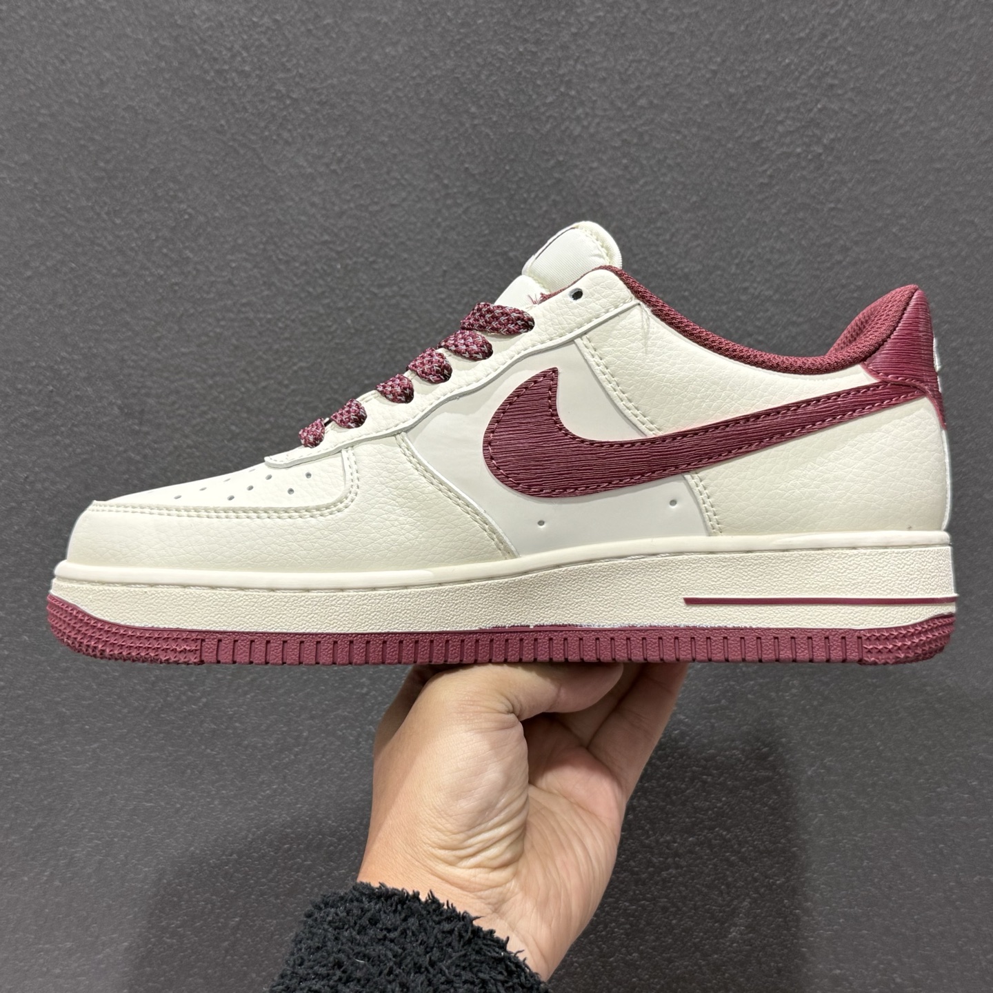 260 Nike Air Force 1 Low 酒红米白 SM6668-126