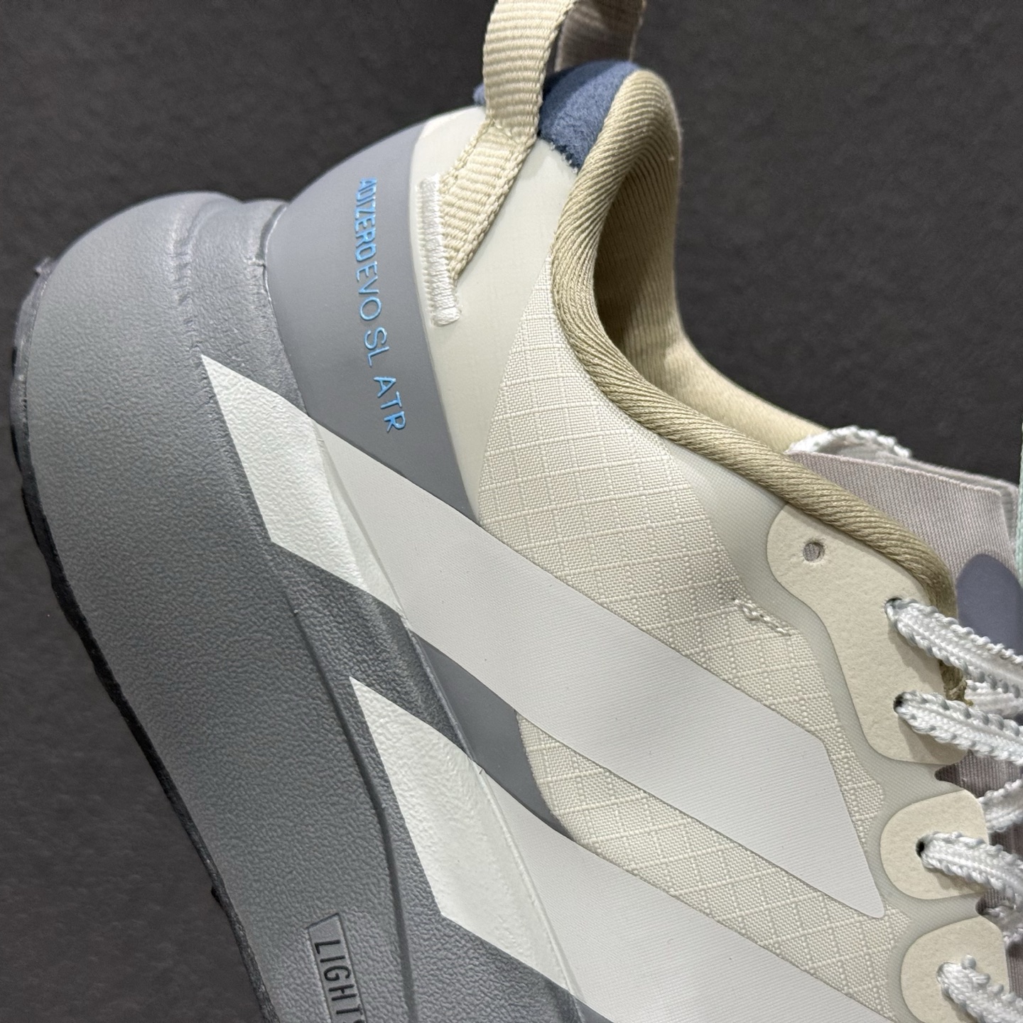 190 Ad ADIZERO EVO SL ATR 阿迪超轻透气缓震跑鞋 KK0309-111